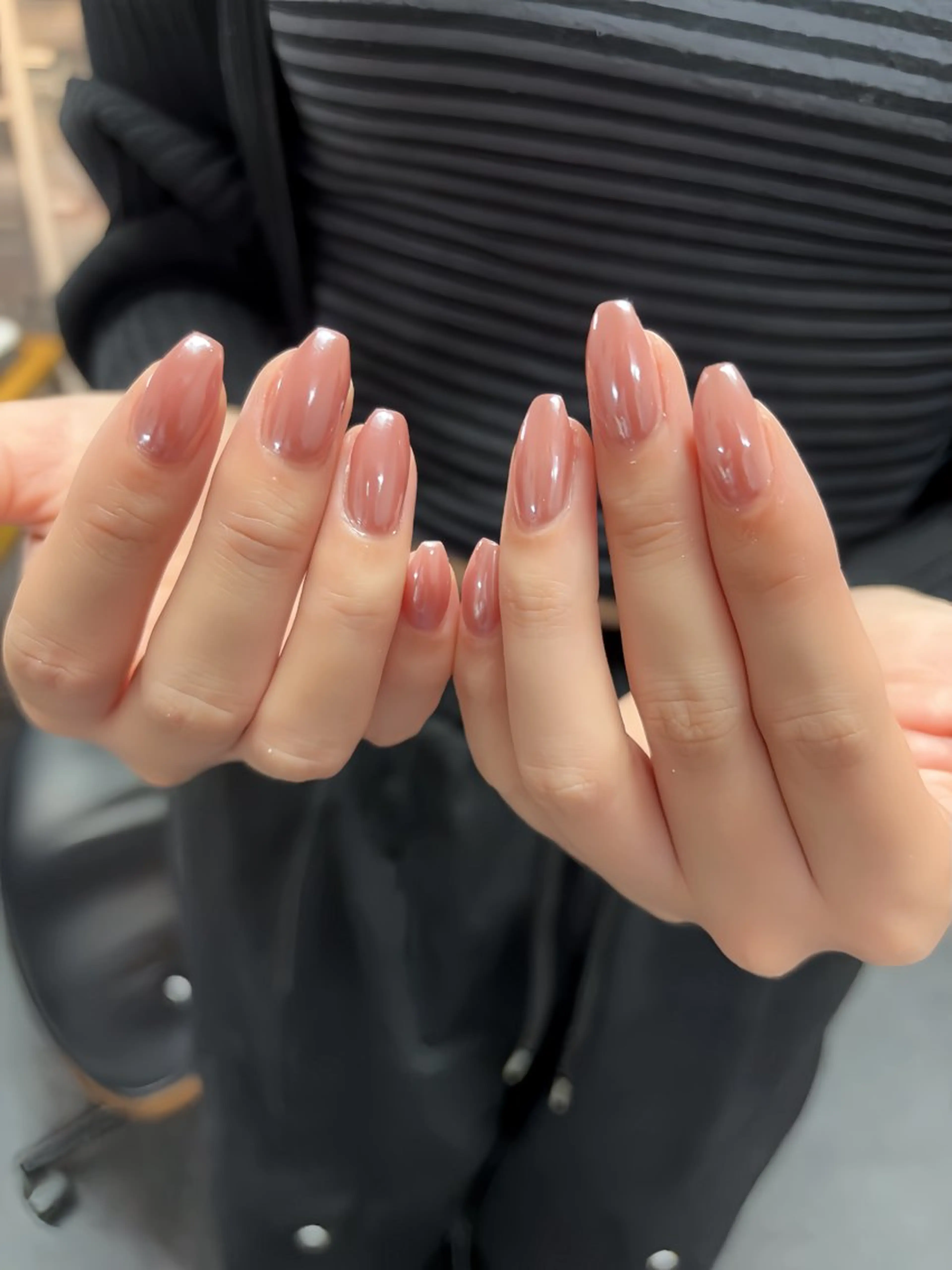 ネイル オーロラネイル ガーリー ミラーネイル オレンジ ピンク ハンドネイル 🎀NAIL🎀 AI🪄︎︎◝✩のネイルデザイン