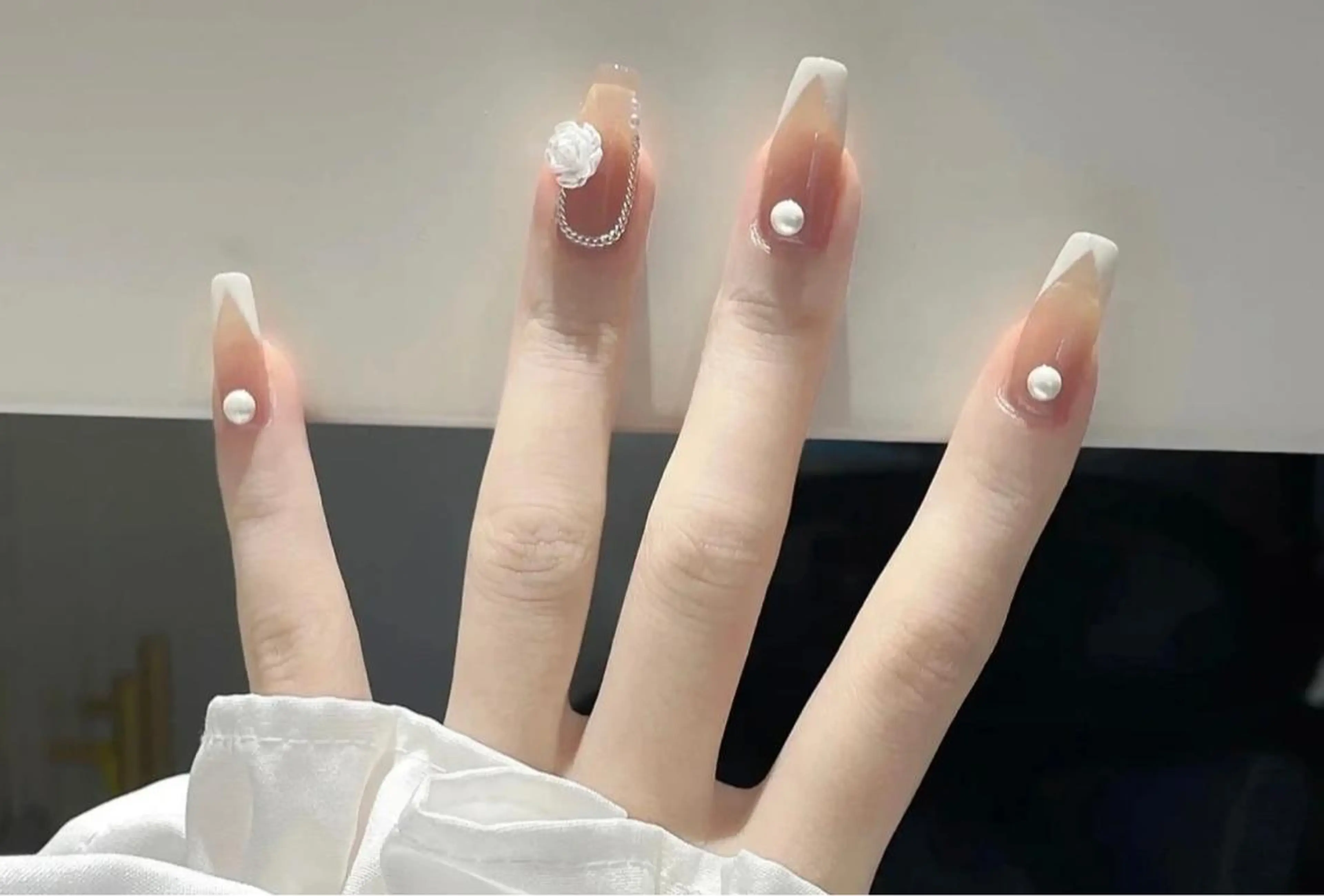 ミディアム めぐみのネイルサロン 惠のネイルデザイン