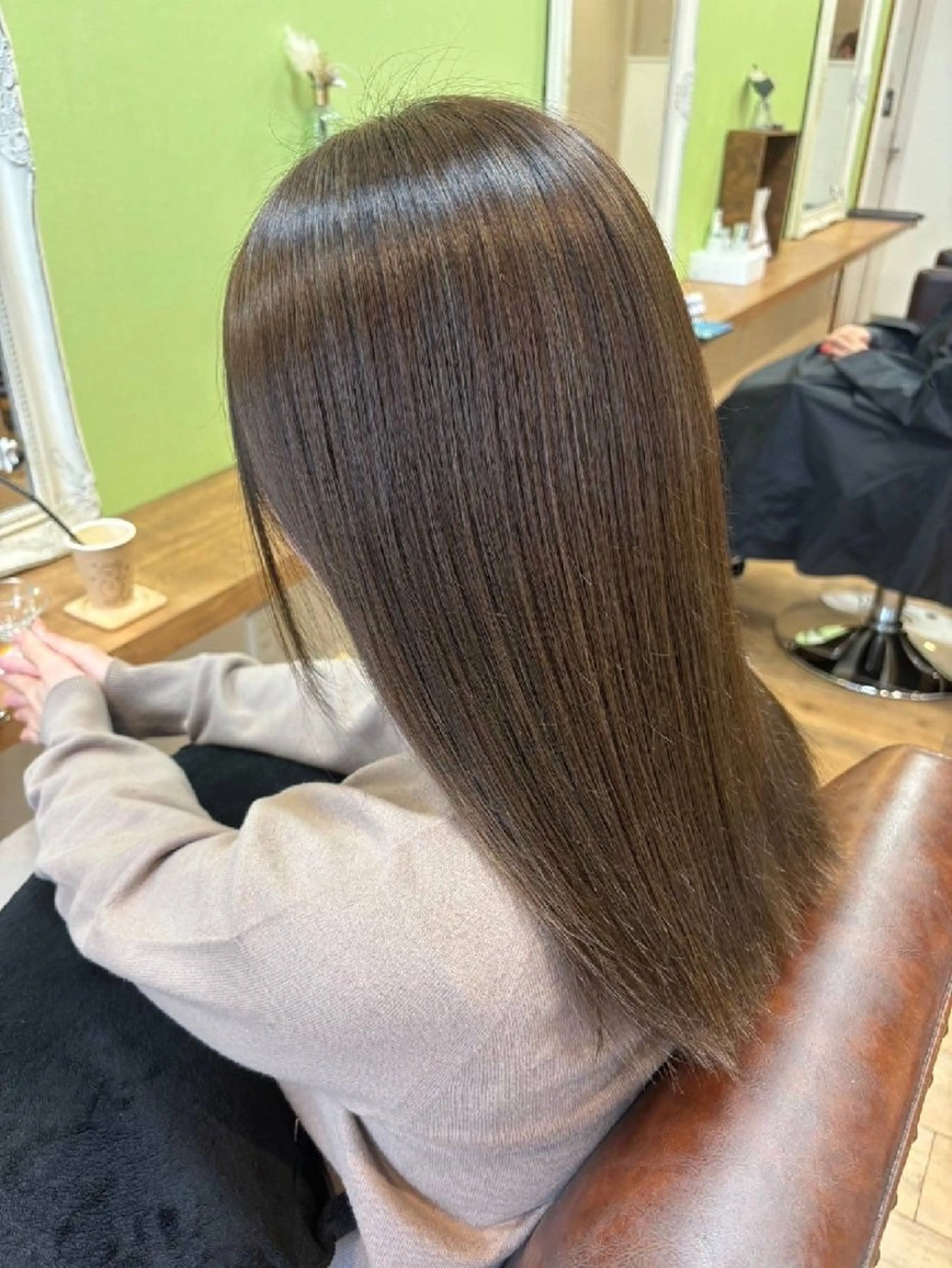 ロング 一谷 樹のヘアスタイル