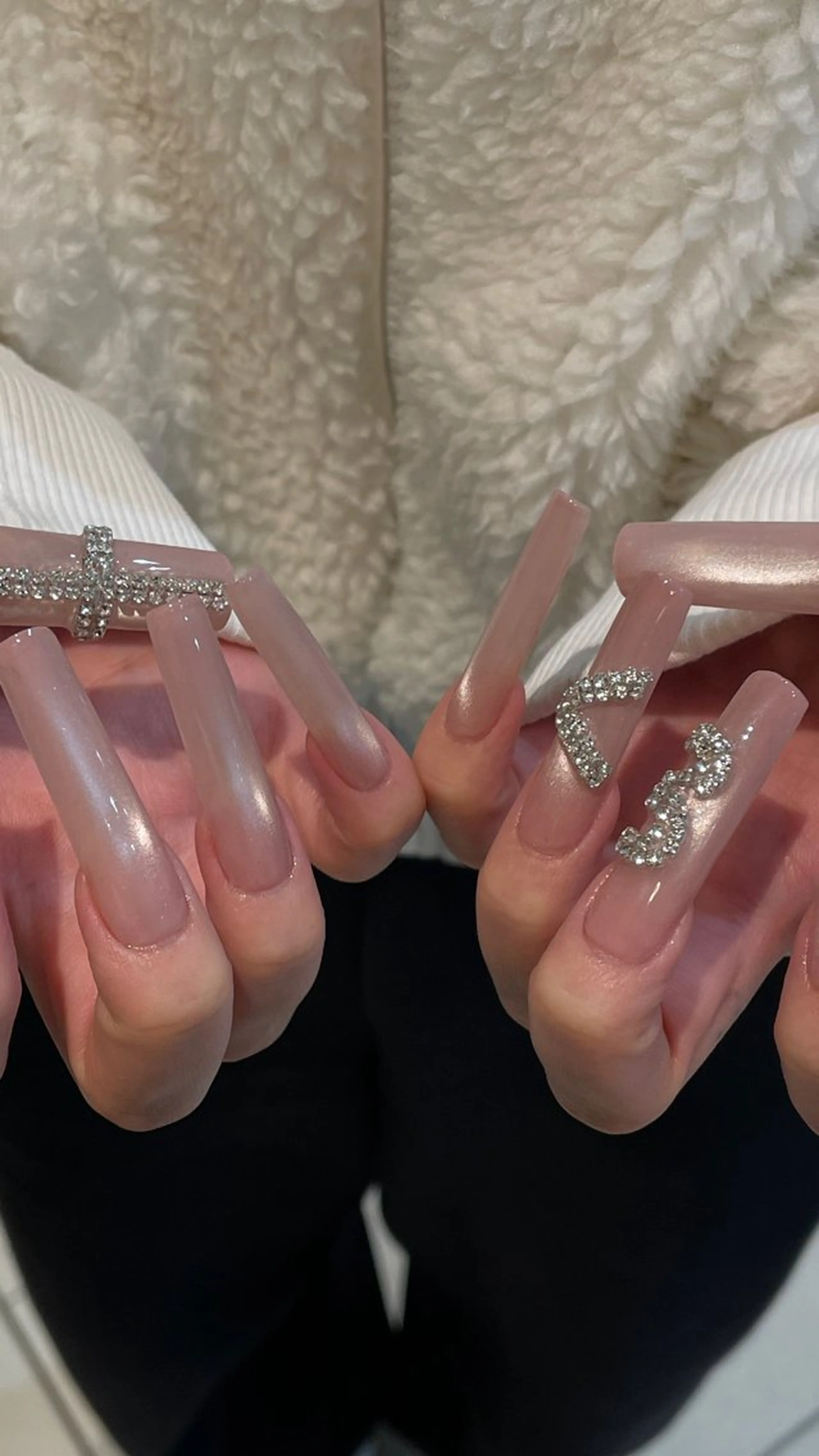 ネイル GO TODAY シェアサロン 渋谷Amiu店所属・渋谷ネイル🎀 y2k/海外ネイルのネイルデザイン