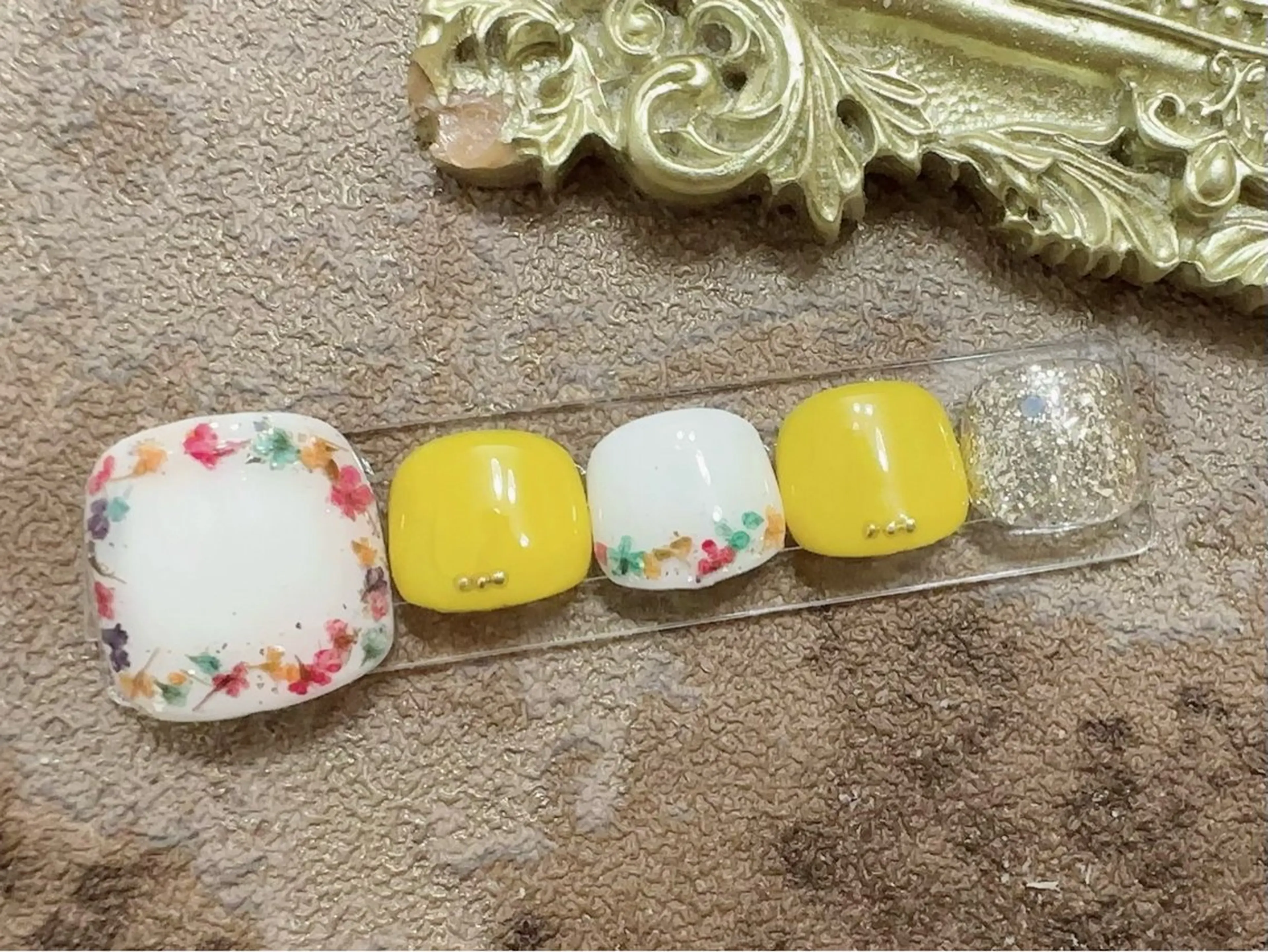 ネイル アートネイル フットネイル ネイルサロンAiri 長さ出し·シンプルのネイルデザイン