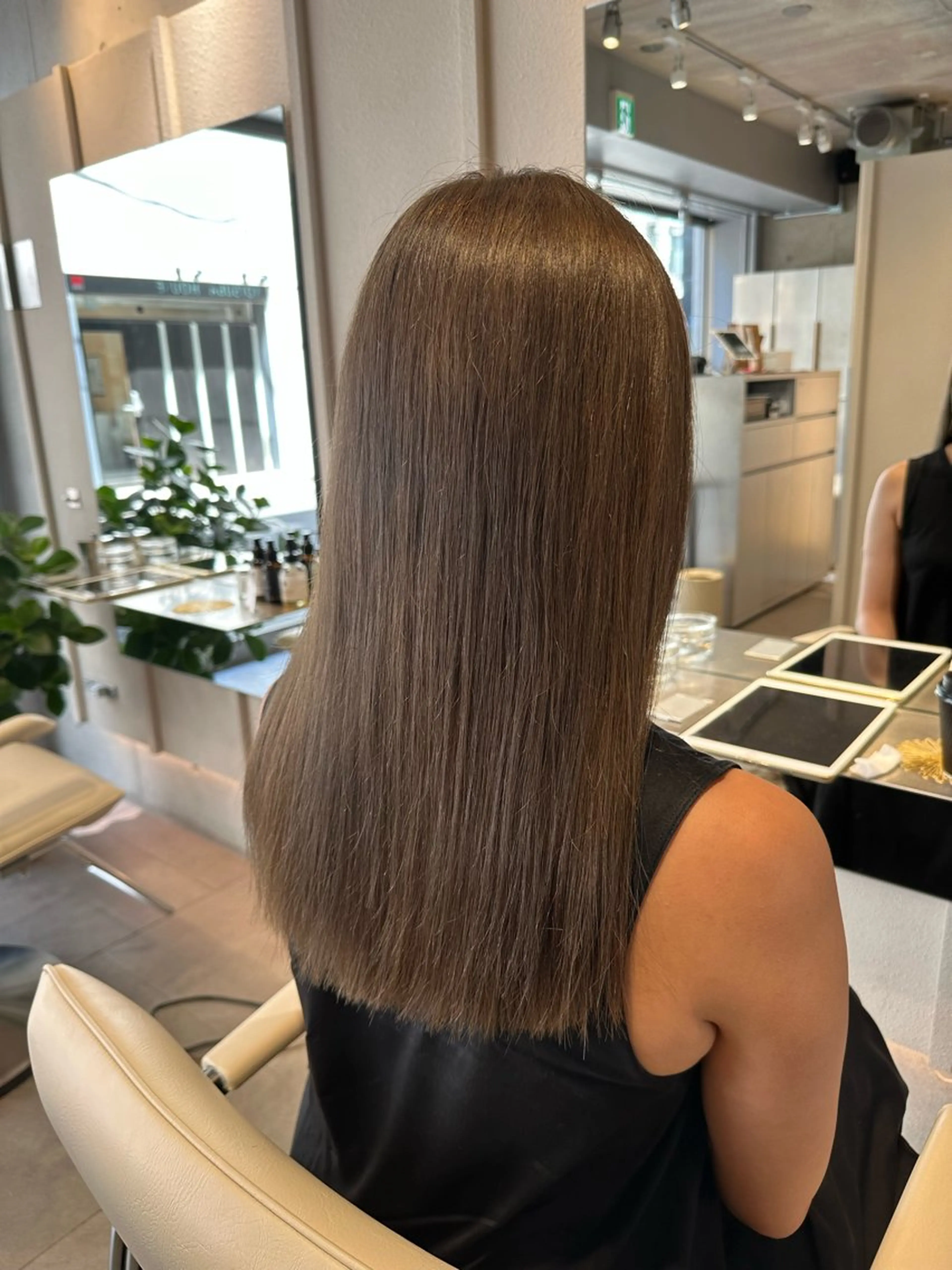 セミロング カラー レイヤー小顔ショート 吉田ジョウのヘアスタイル