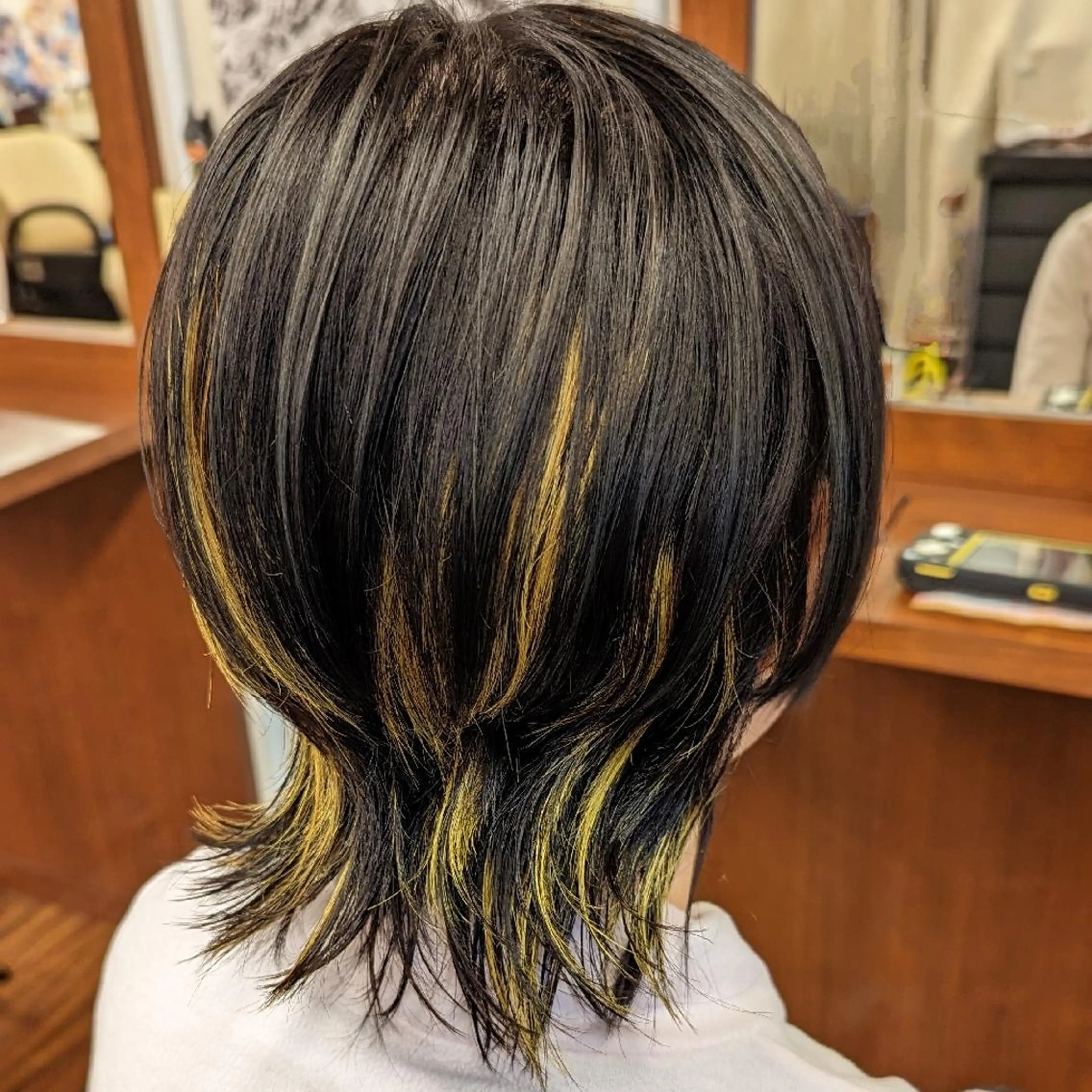 ショート カラー インナーカラー イエローカラー カット ヘアカラー トリートメント fuwat所属・秋葉原でカラーする なら🐉ちぇーたんのヘアスタイル