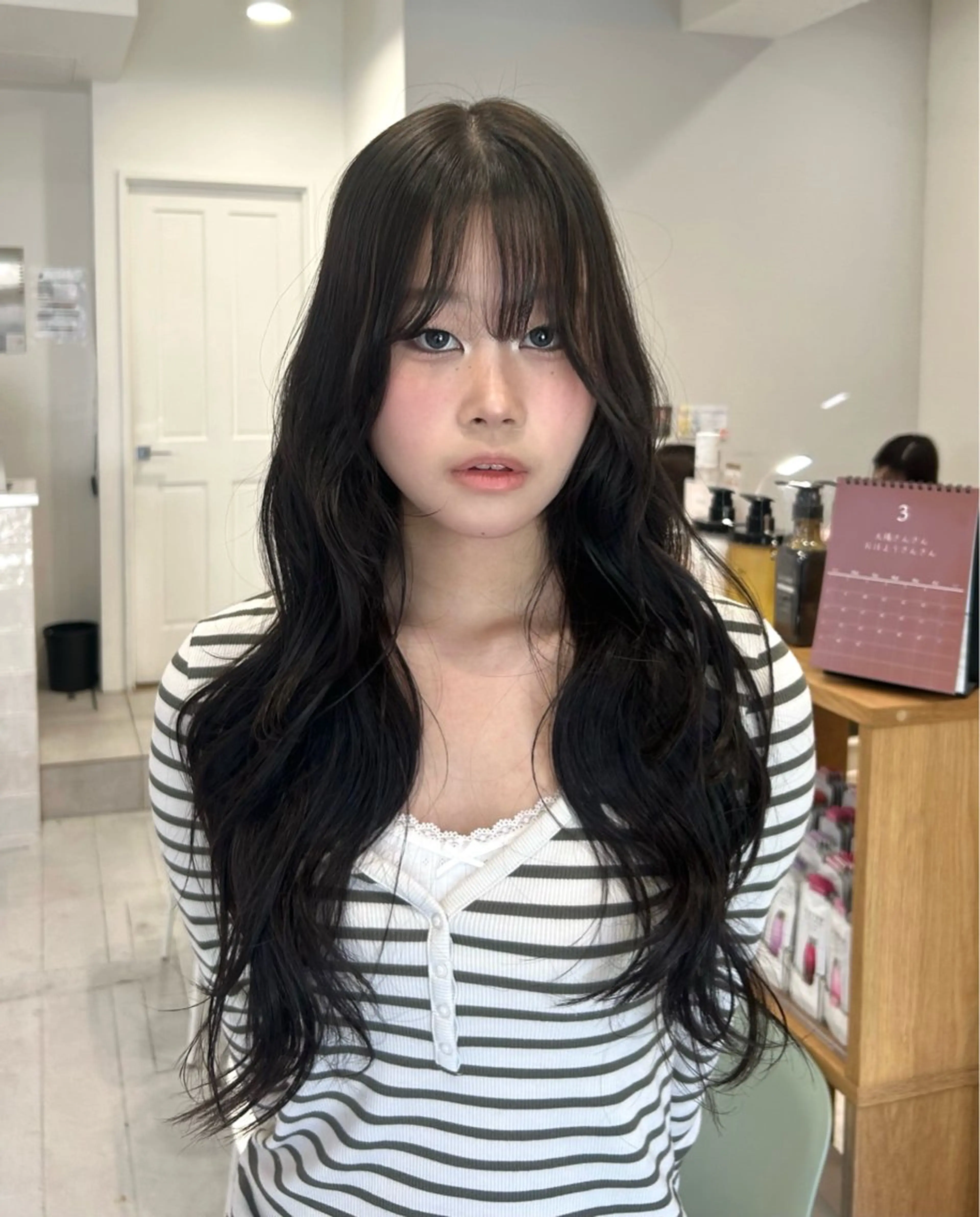 ロング レイヤーカット カット ヘアカラー トリートメント 韓国ヘア ‎⟡.·KANA🐥のヘアスタイル