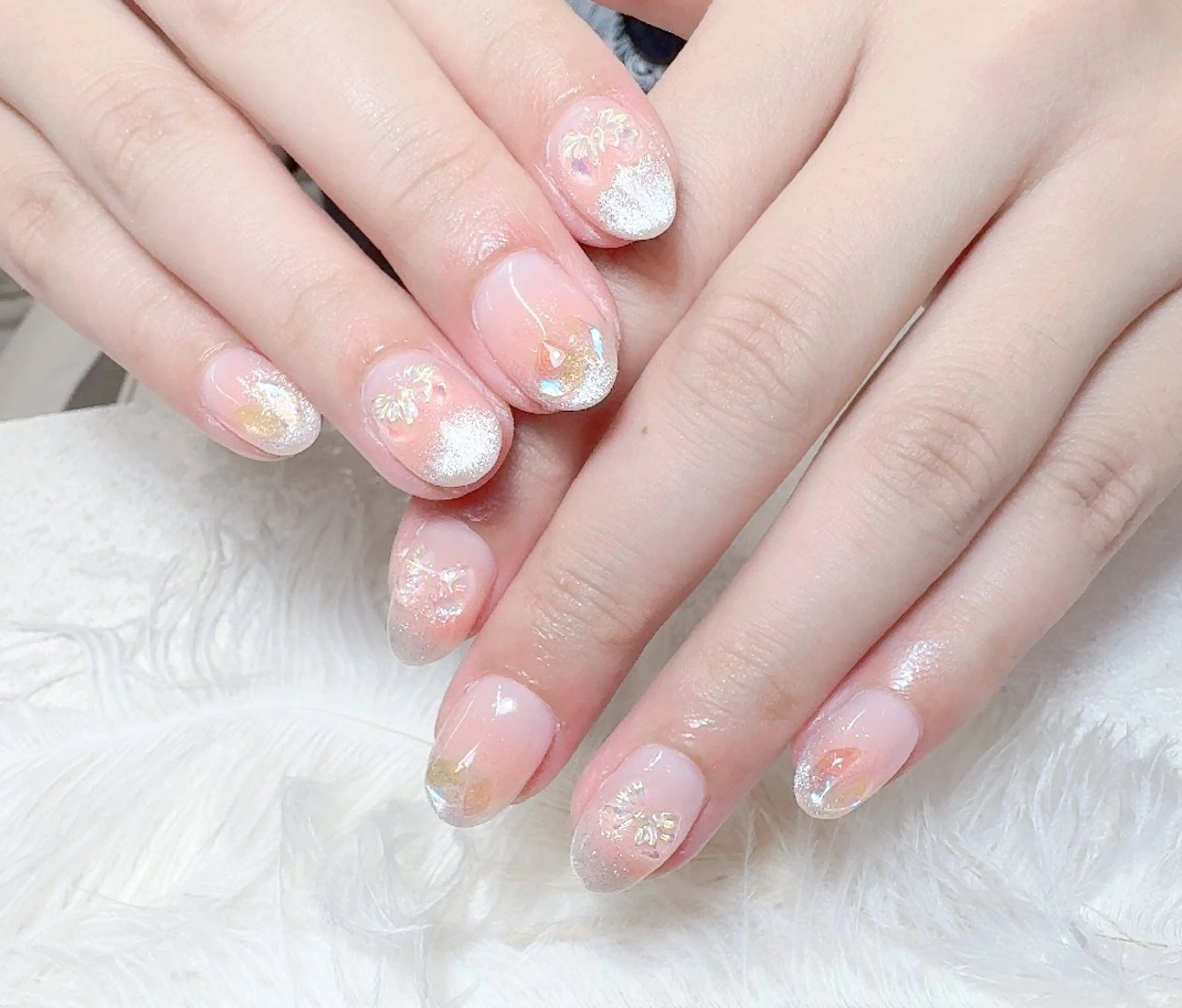 ネイル グロー ネイルのネイルデザイン