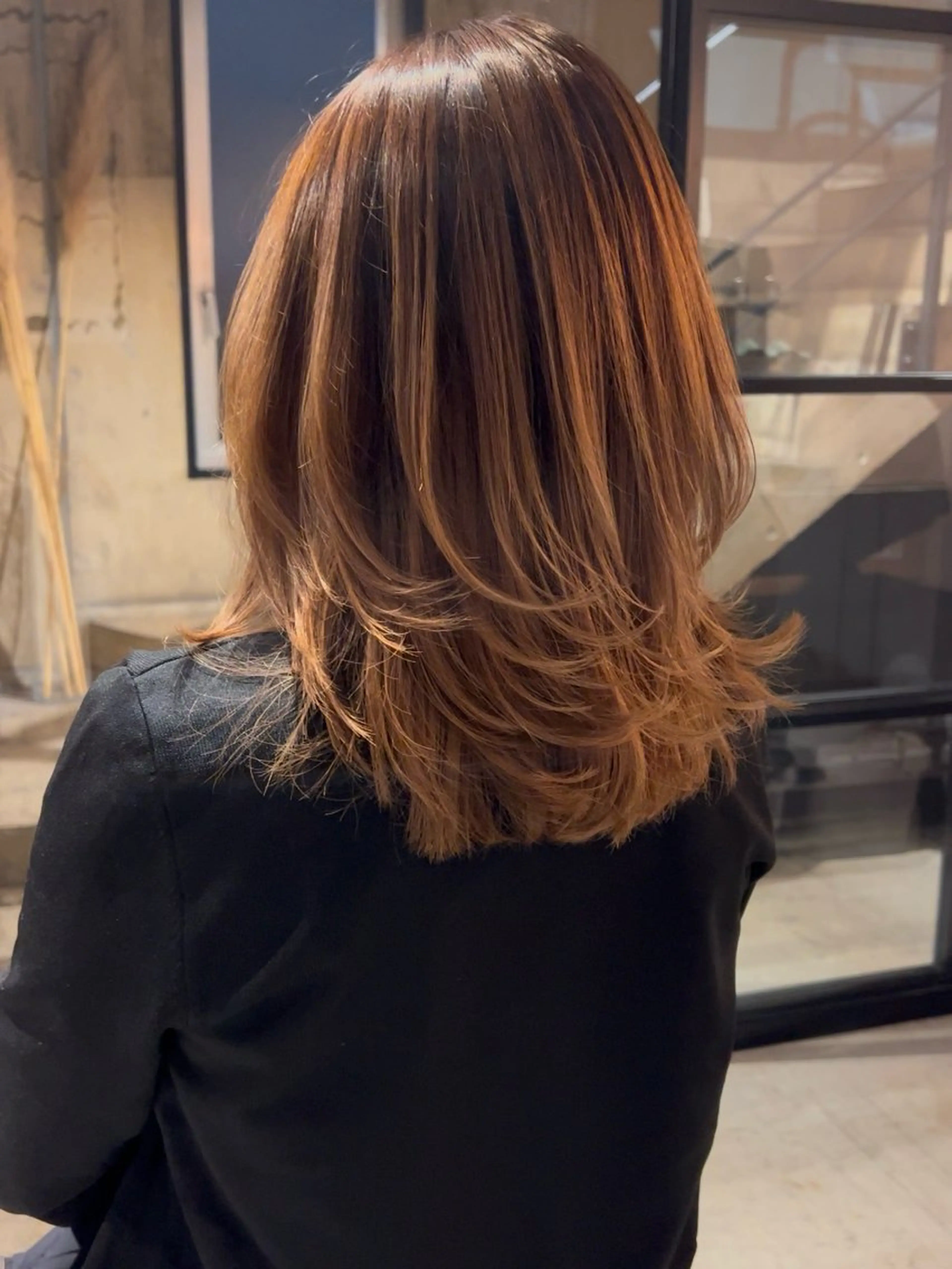 ミディアム カラー ブリーチ 乕谷 美潮のヘアスタイル