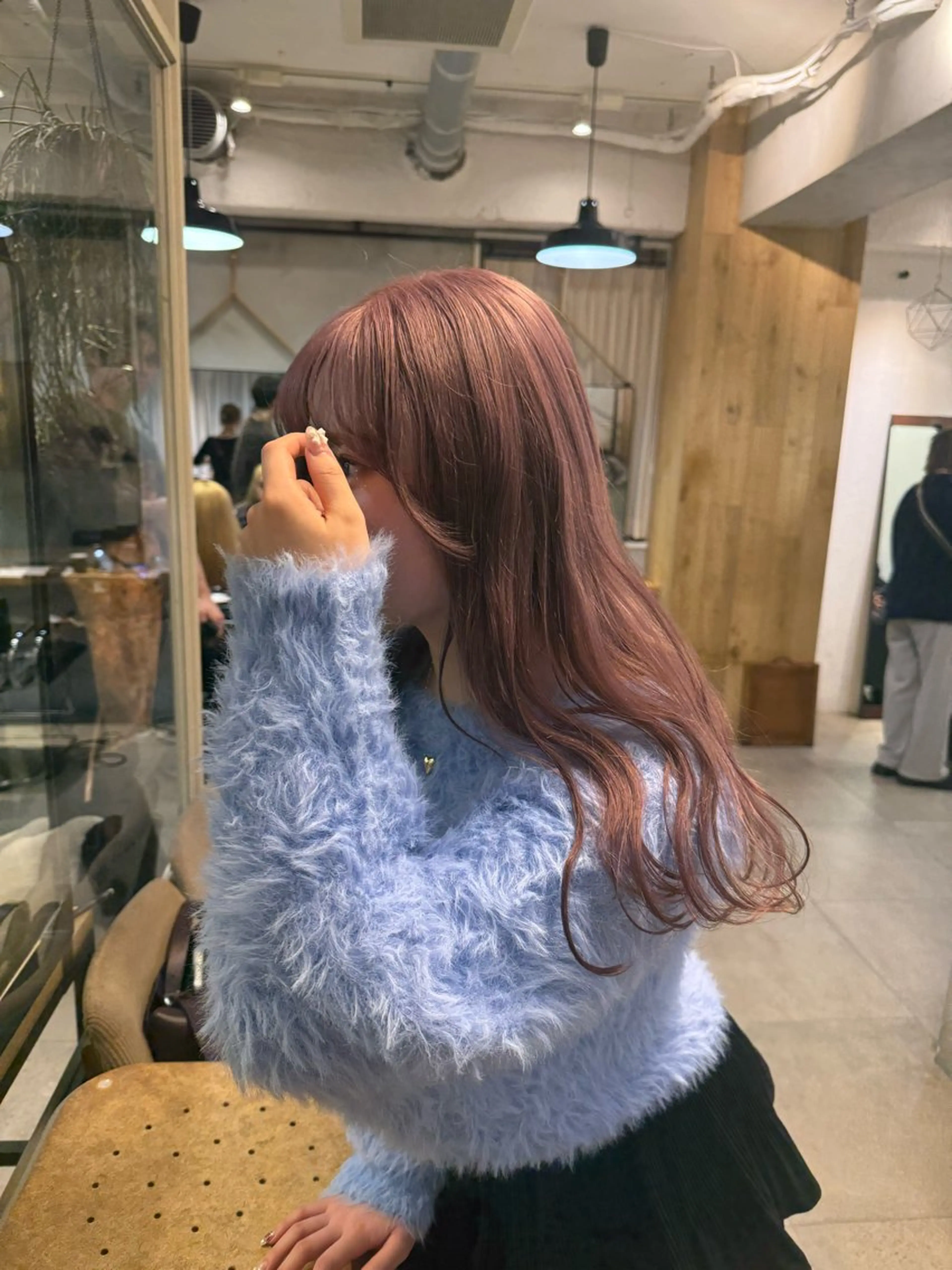 セミロング カラー ミルクティー× グレージュMOMOのヘアスタイル