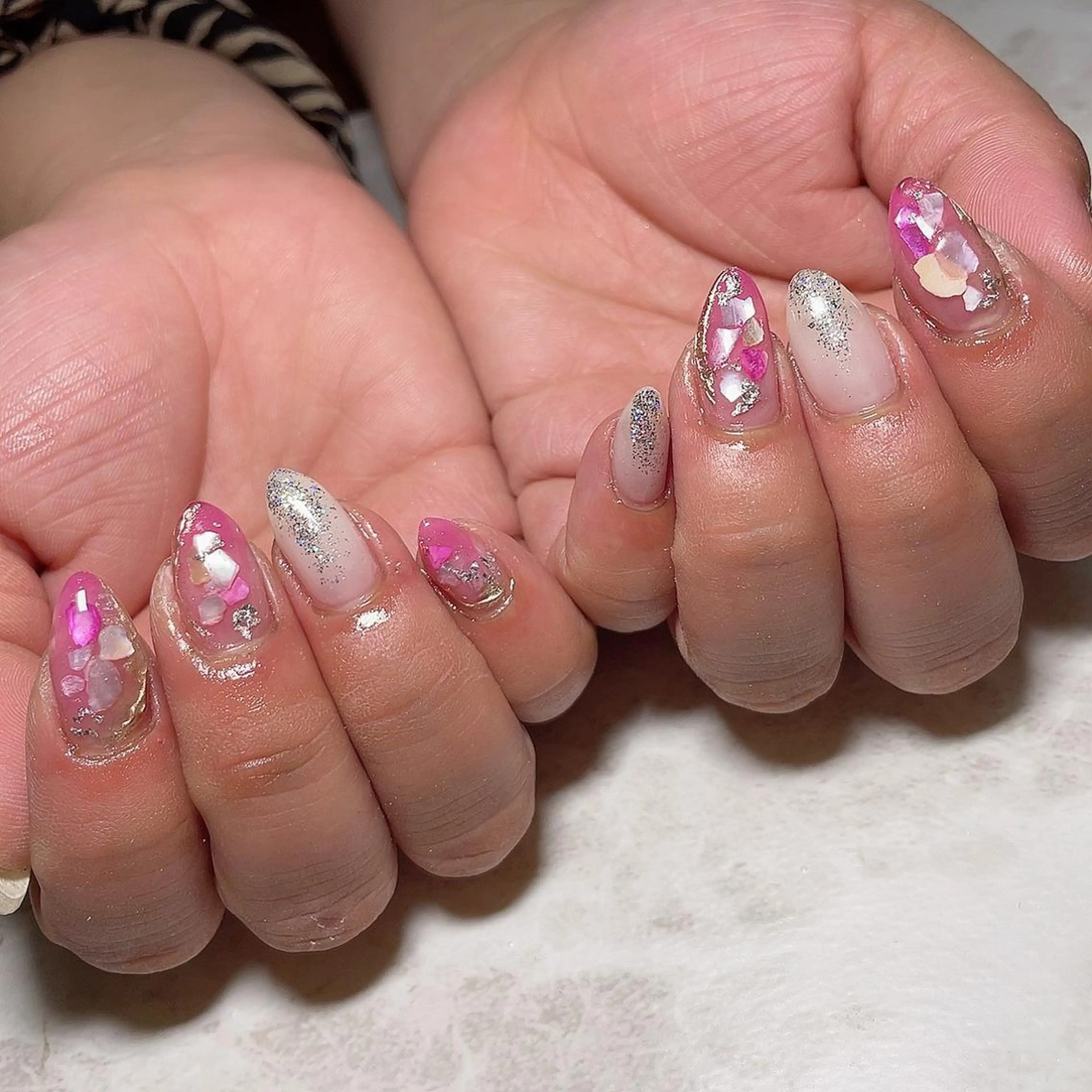 ミディアム 知花 梨花のネイルデザイン