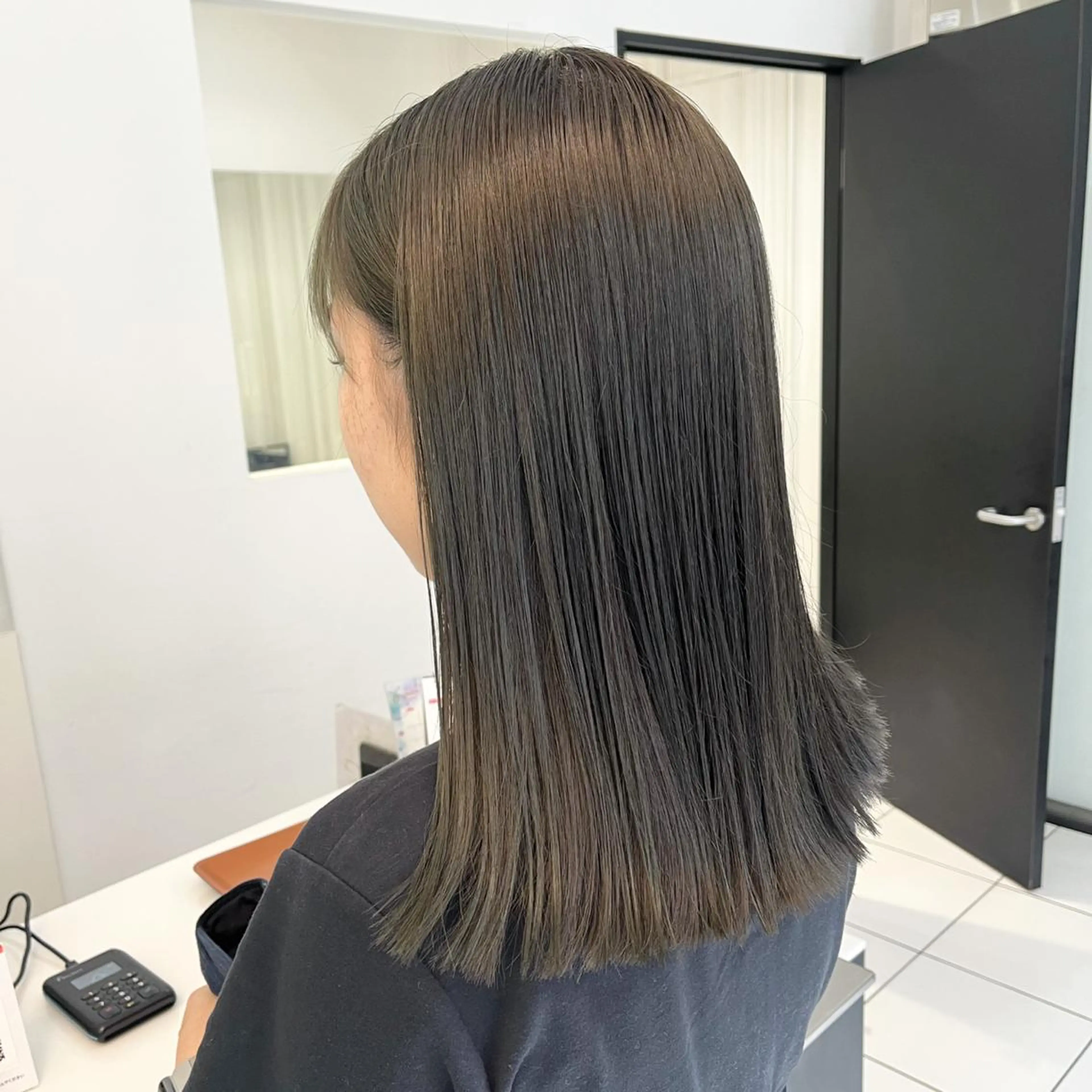 セミロング カラー channel所属・Natsumi ❤︎のヘアスタイル