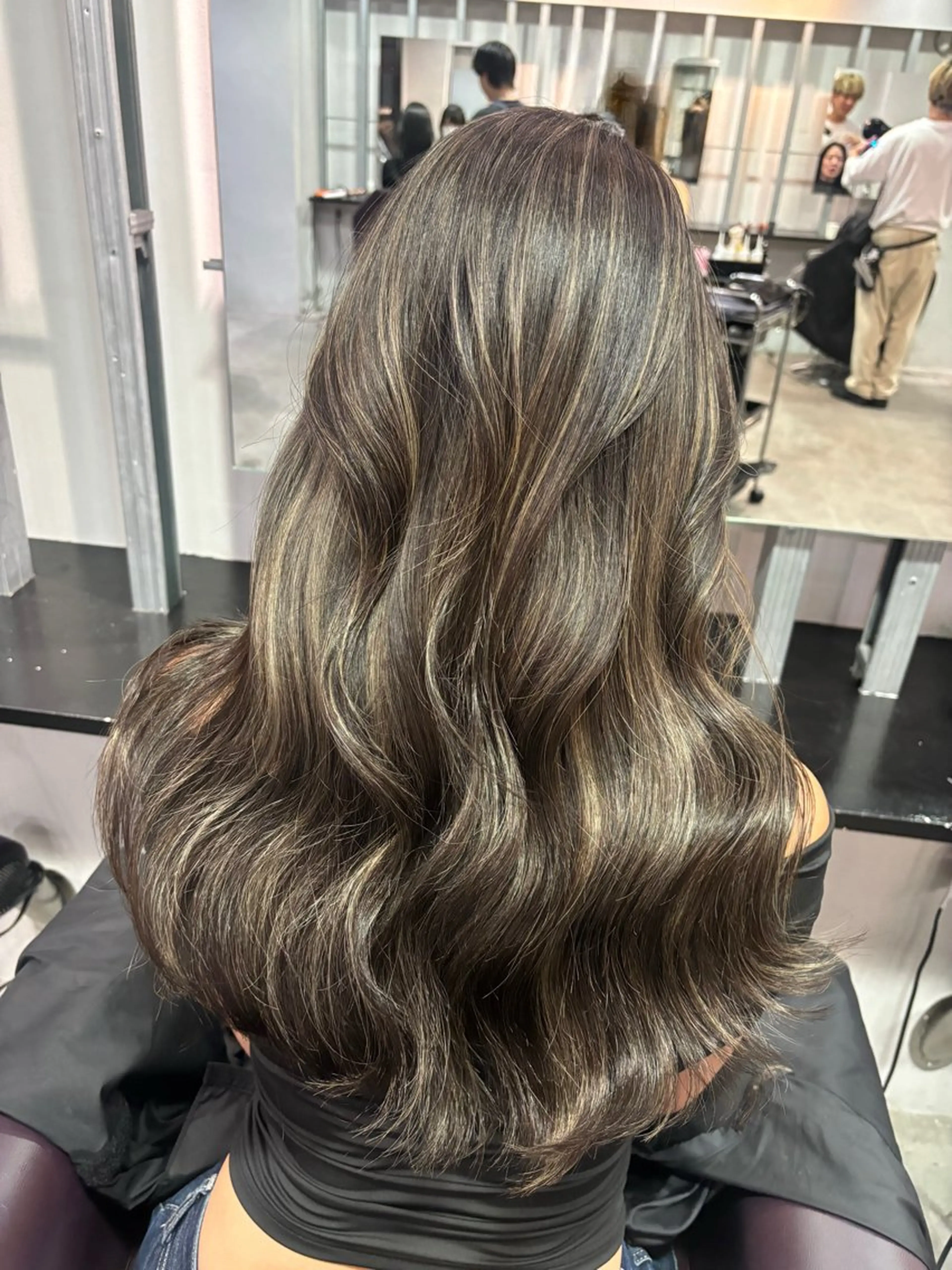 ロング カラー ヘアカラー トリートメント オリーブベージュ 🫒🩶Rianaのヘアスタイル