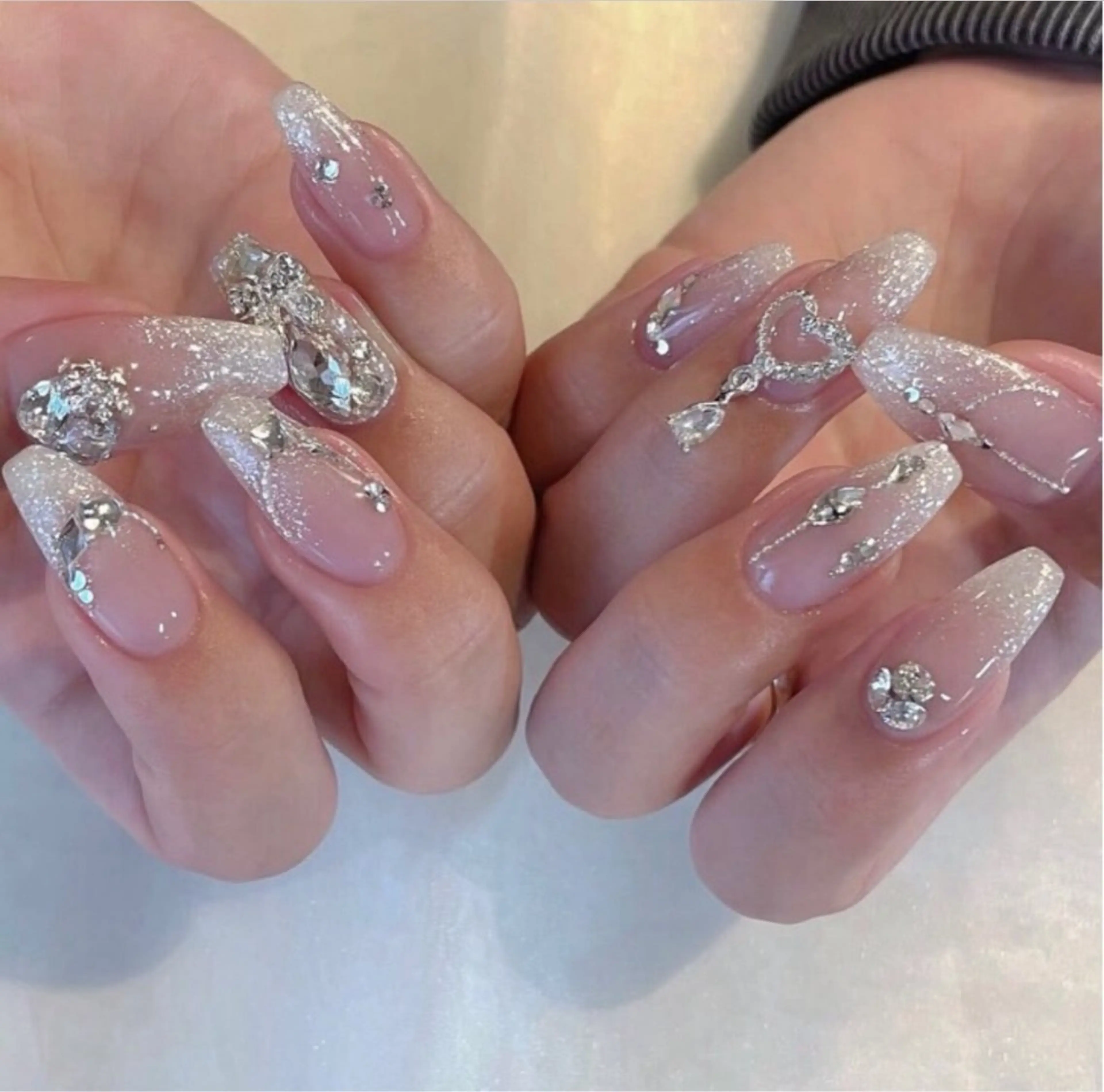 ネイル HIN NAILのネイルデザイン