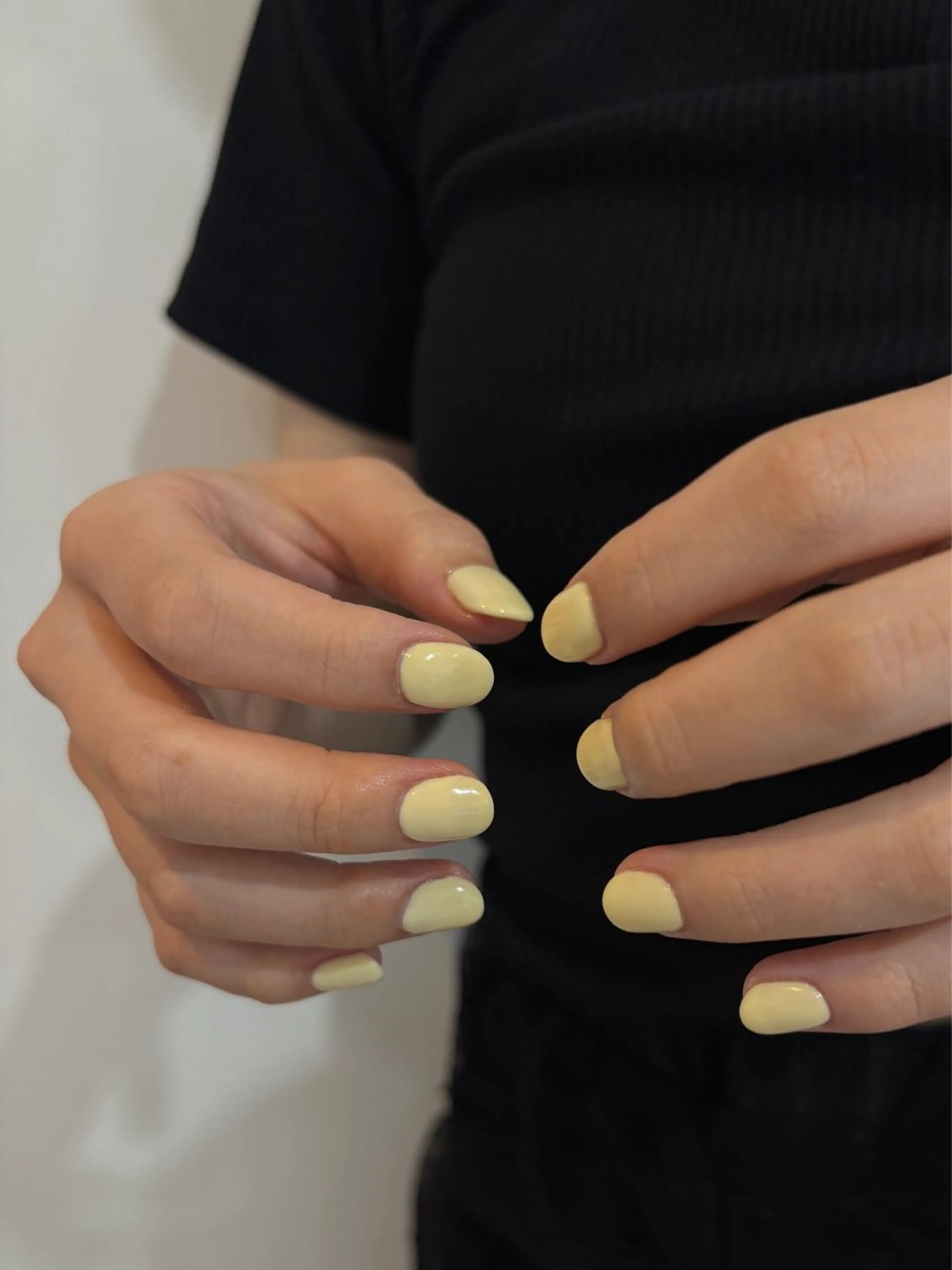 ネイル ワンカラーネイル moe ⠀のネイルデザイン