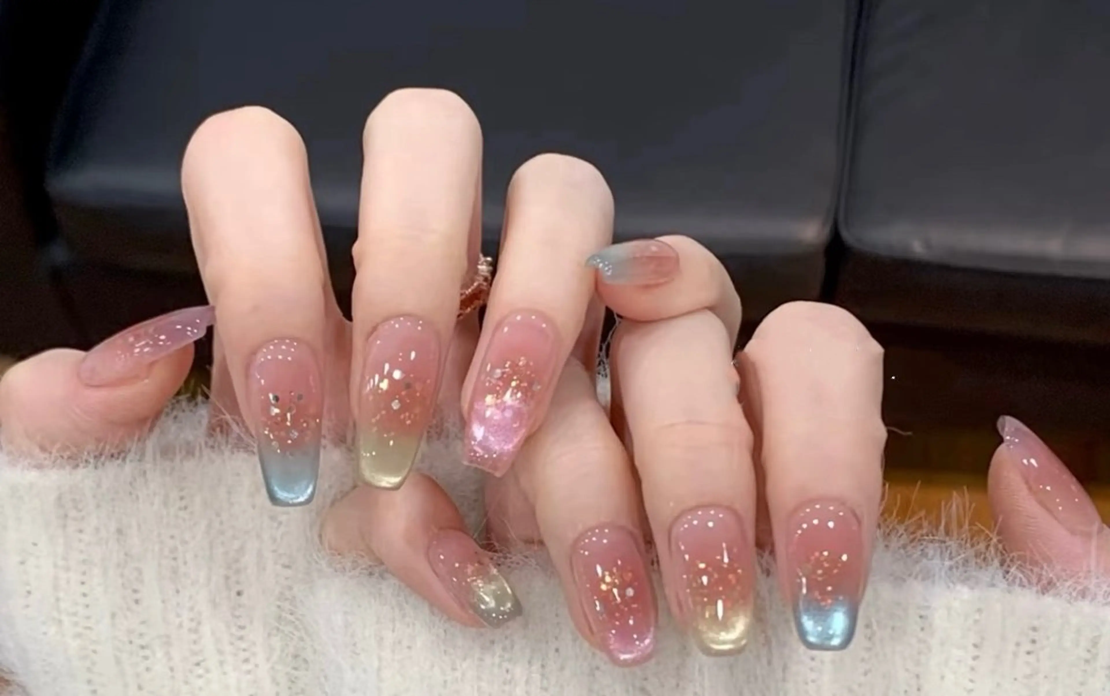 ネイル チークネイル 長さ出し フラワーネイル フレンチネイル ガーリー sun nail池袋 モデル募集のネイルデザイン