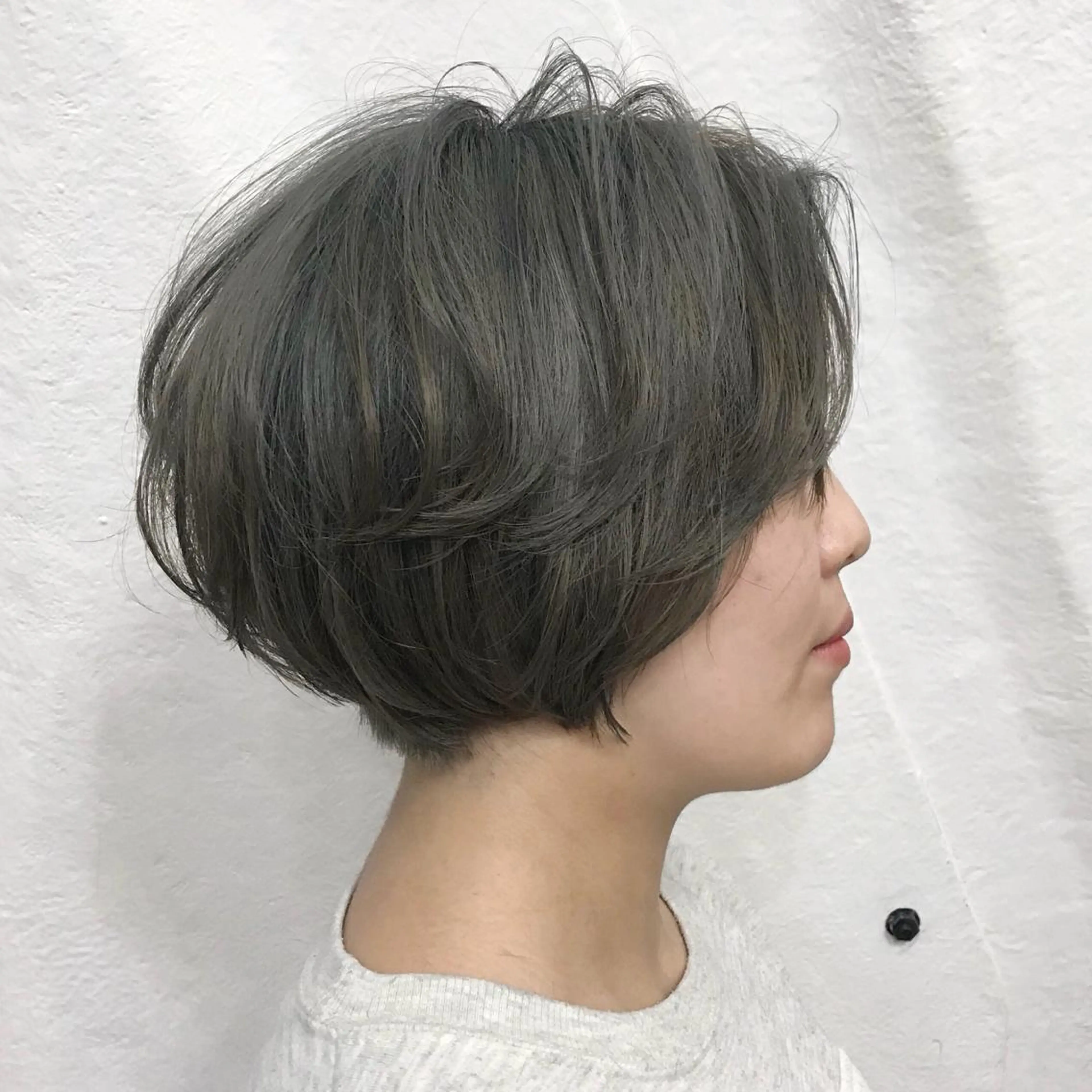 ショート カラー アッシュ ブリーチ ショートヘア サロウィン所属・K-POP好き美容師 🇰🇷Kai.Yのヘアスタイル