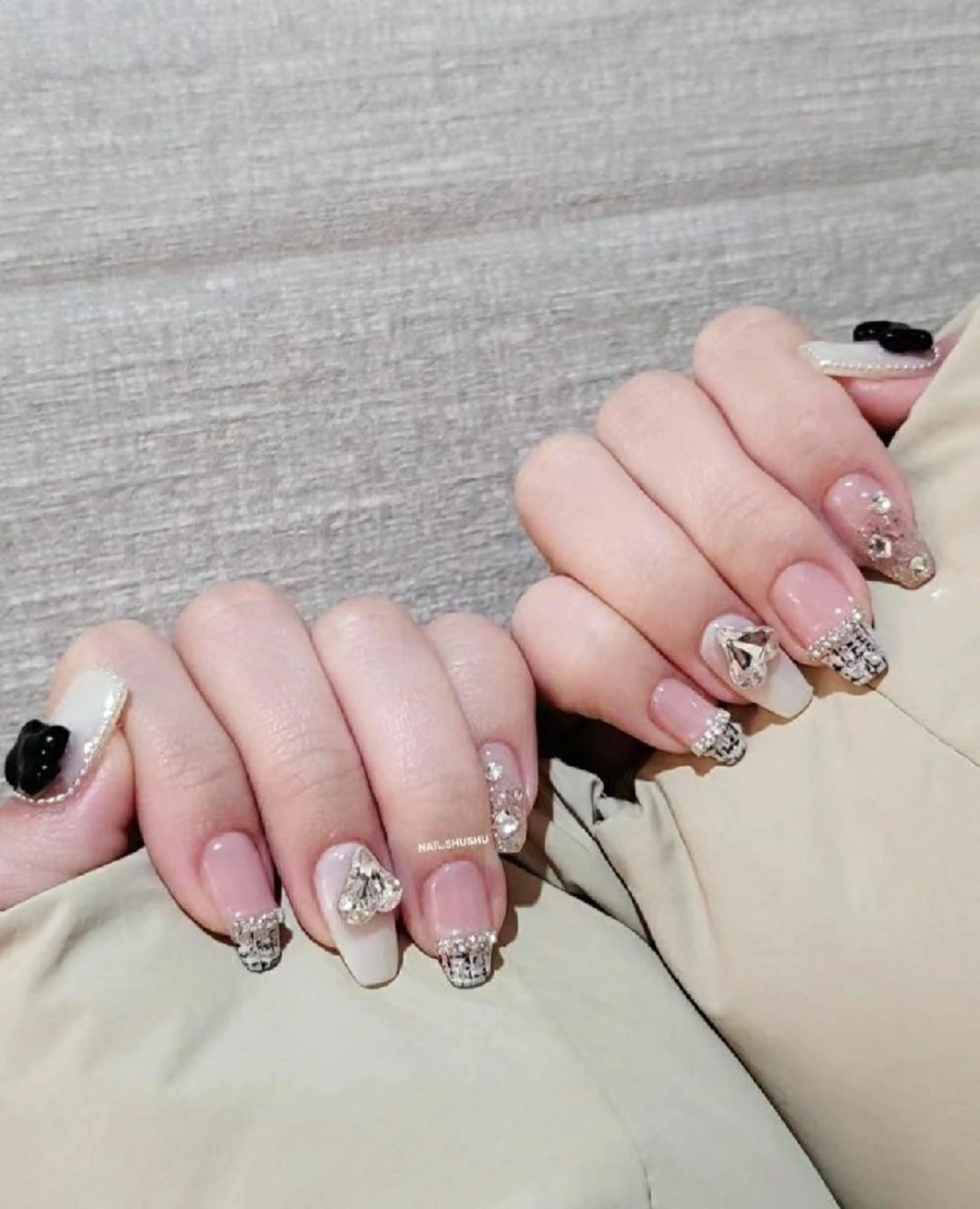 ネイル 持ち込み ニュアンスネイル ワンカラーネイル シンプルネイル 冬ネイル ハンドネイル 3dパーツ/流行り 👧shushu❤️のネイルデザイン