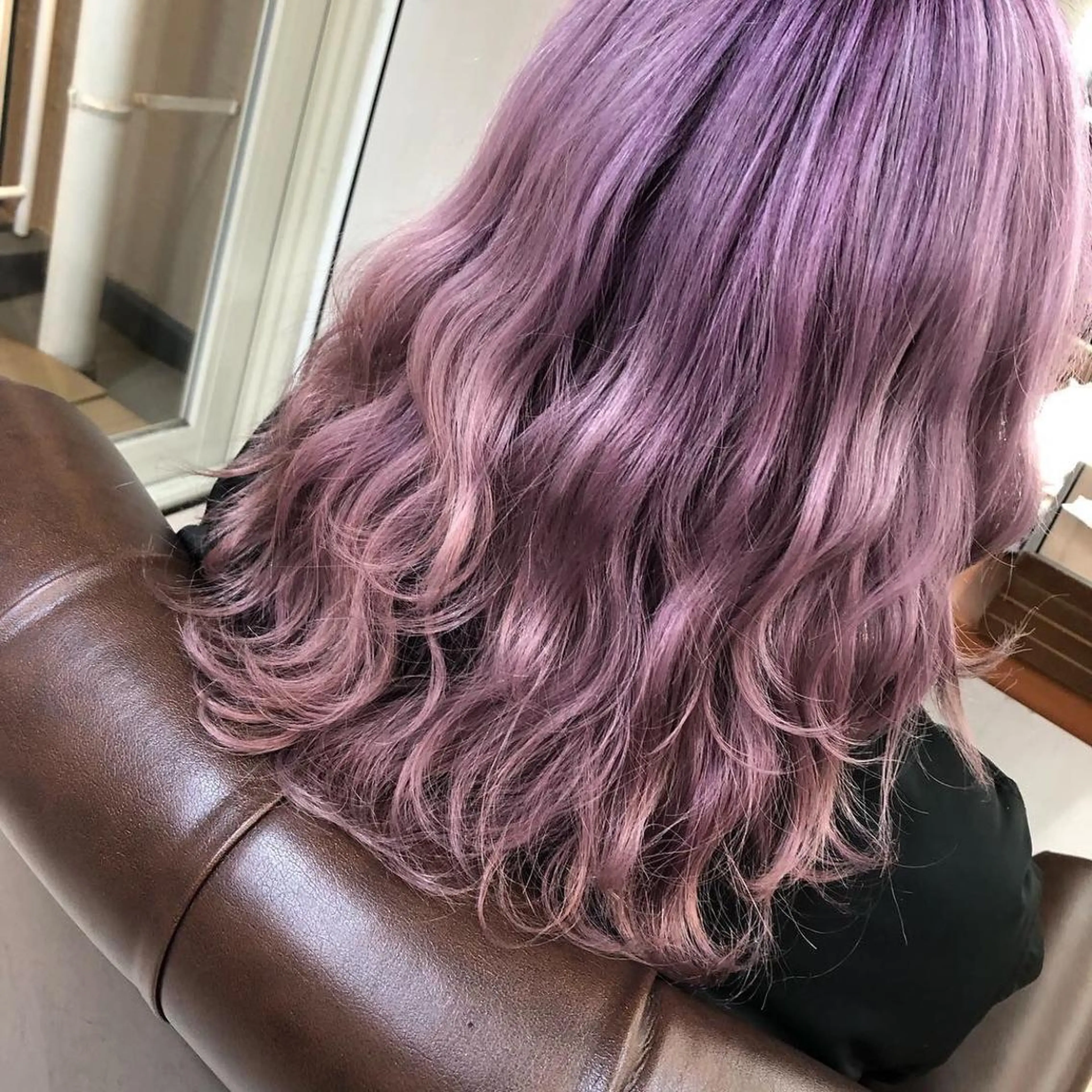 ミディアム カラー アッシュ ピンクカラー ピンクアッシュ カット ヘアカラー トリートメント ヘアセット Aujua ソムリエ 勝又舞夏のヘアスタイル