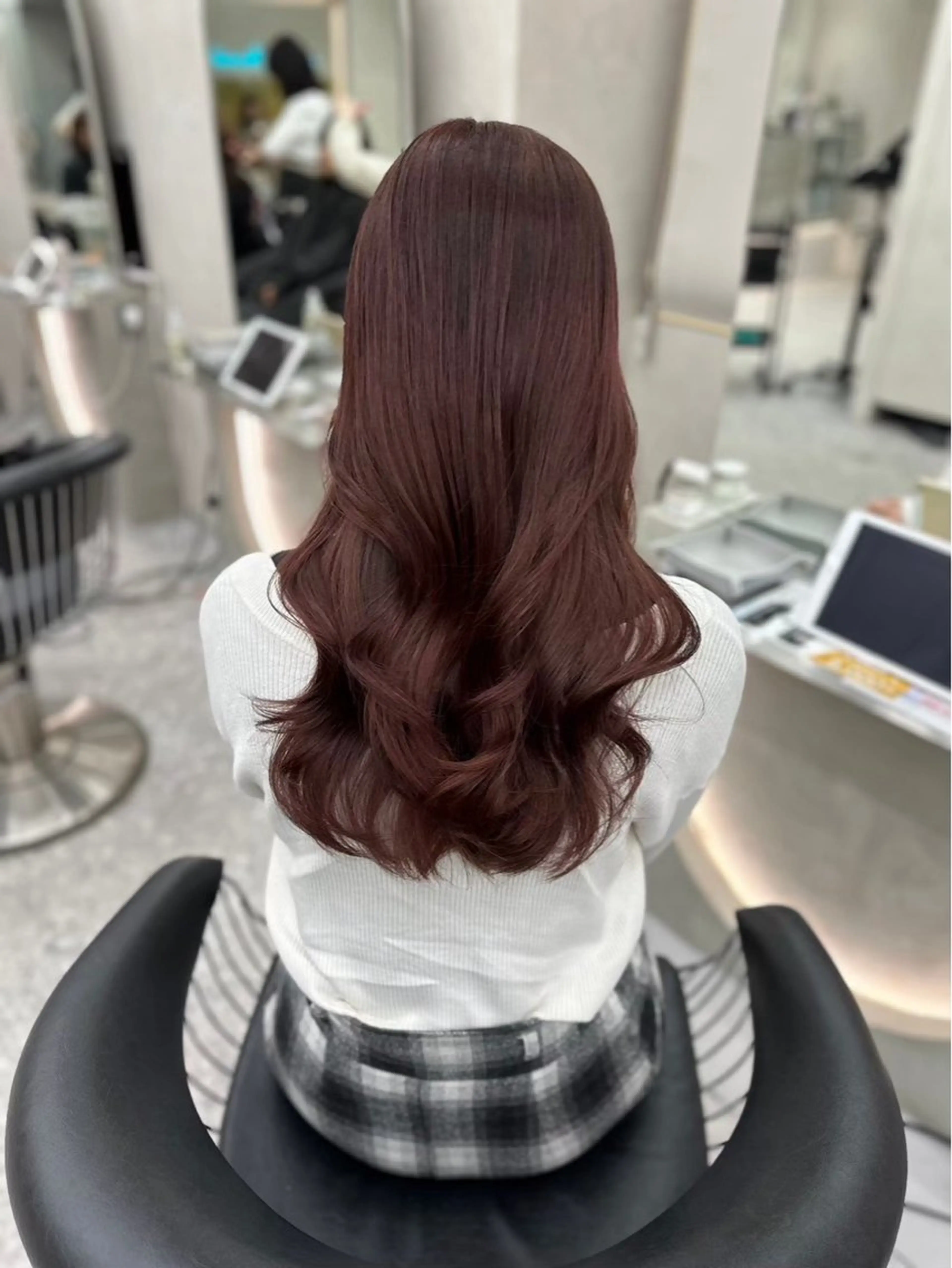 ロング カラー ヘアアレンジ レッドカラー カット ヘアカラー トリートメント ヘッドスパ ヘアセット 似合わせカラー× ウルフカット/ホマレのヘアスタイル