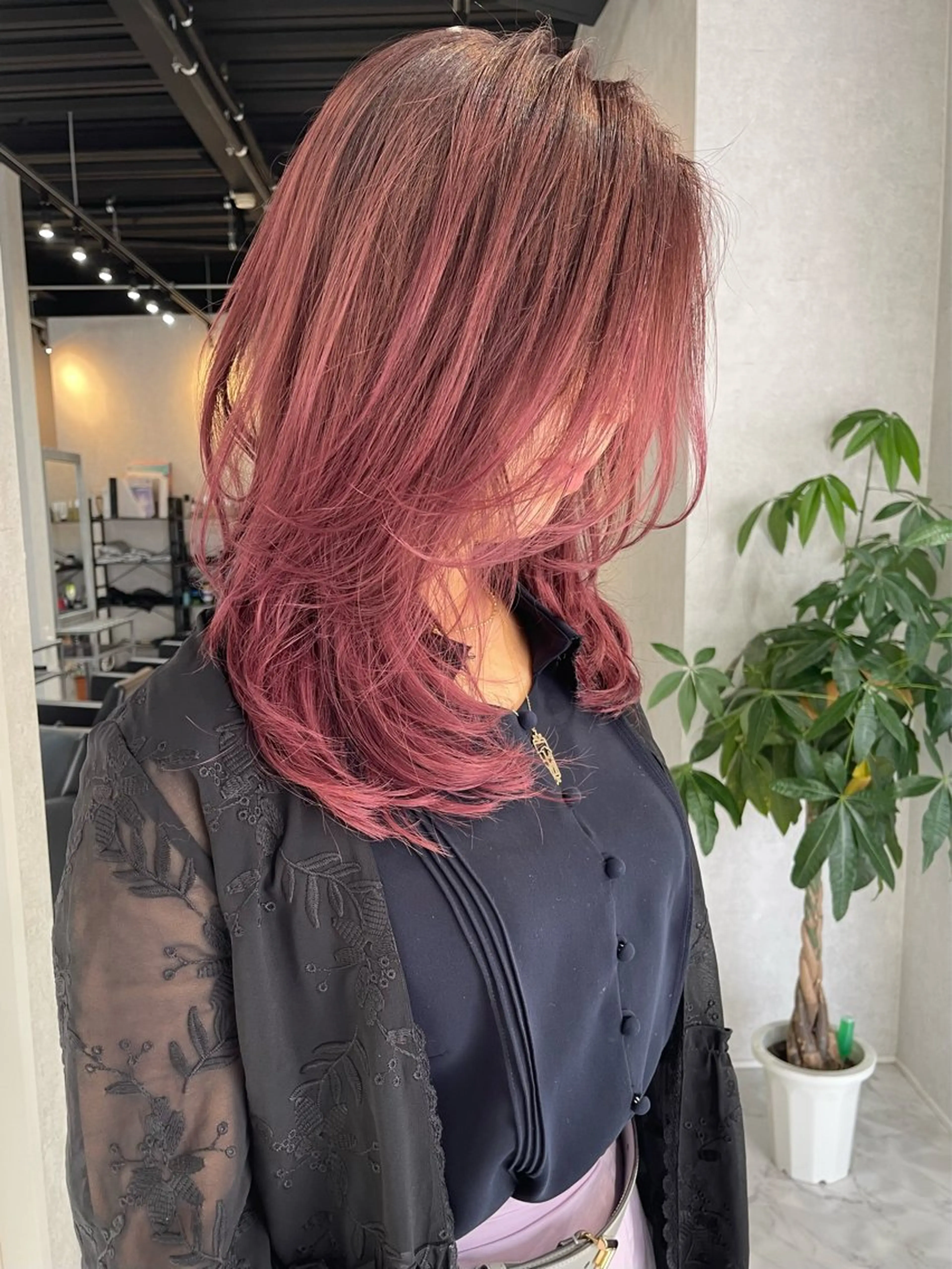 ミディアム カラー ヘアアレンジ ショートボブ バレイヤージュ ブリーチ ケアブリーチ デザインカラー アンドウ ユウ/ レイヤーカット/韓国のヘアスタイル