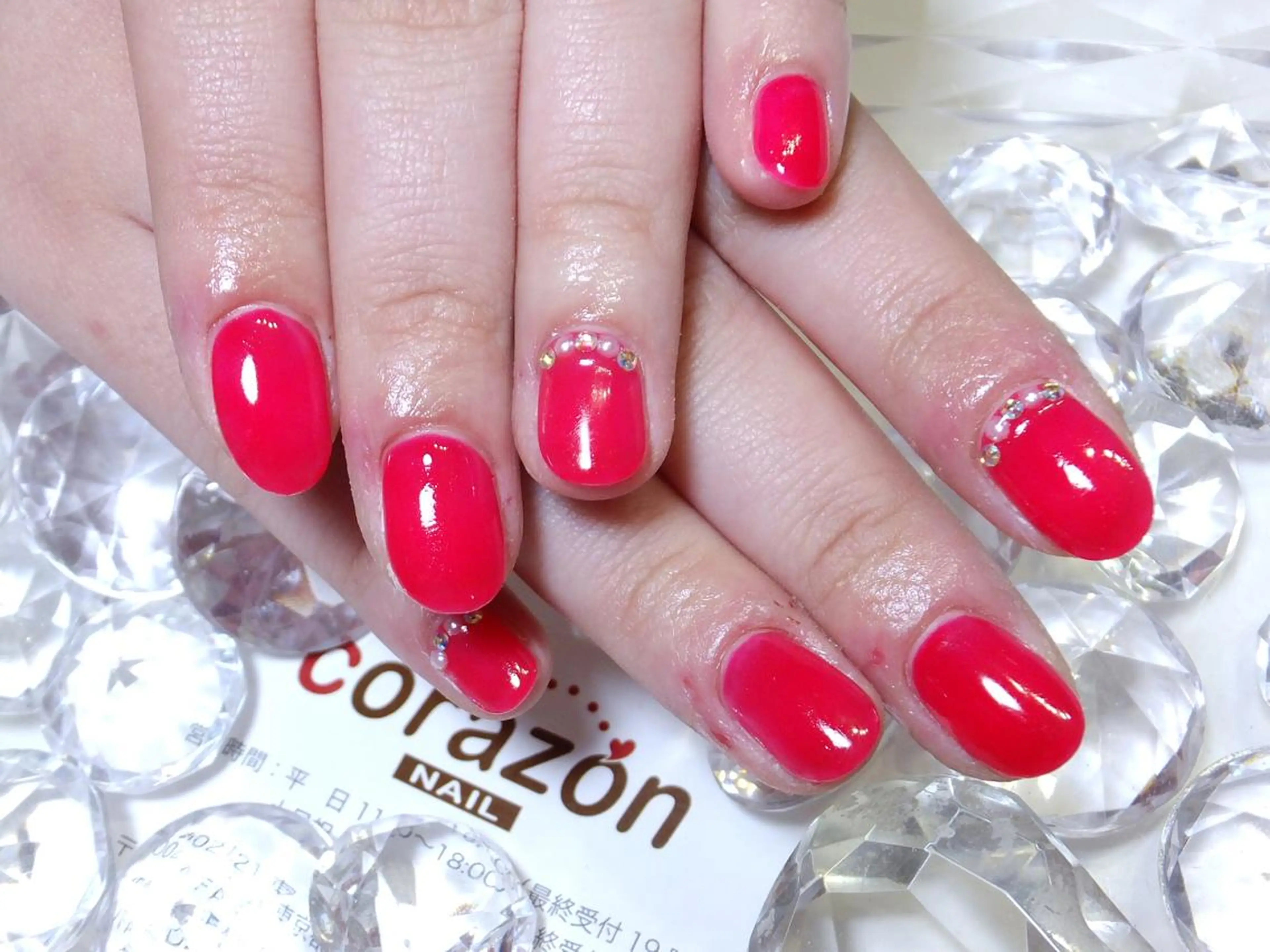 ネイル ワンカラーネイル ストーンネイル corazon所属・ネイリスト aicoのネイルデザイン