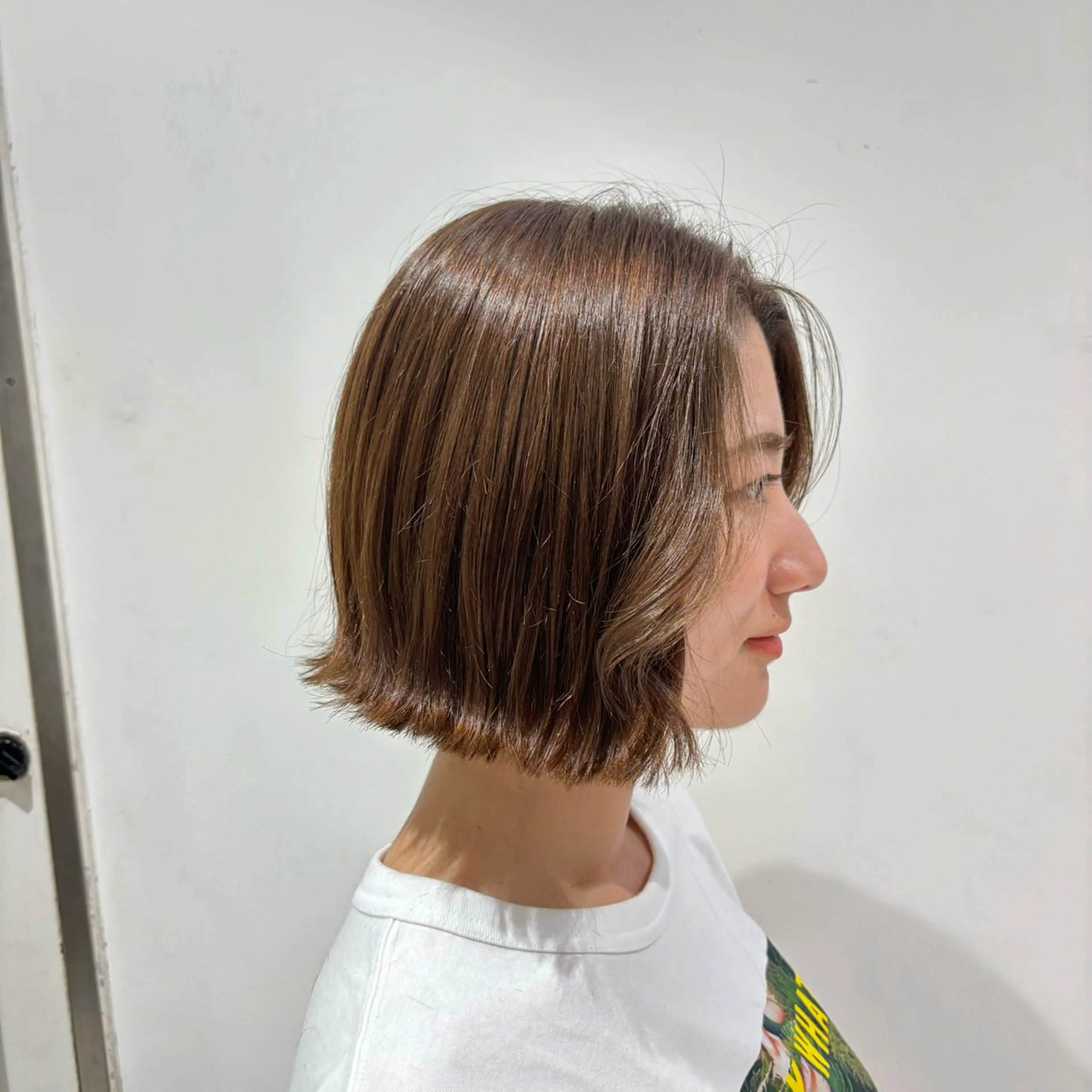 ショート 長尾菜々美🐰 ／ハイトーンカラーのヘアスタイル