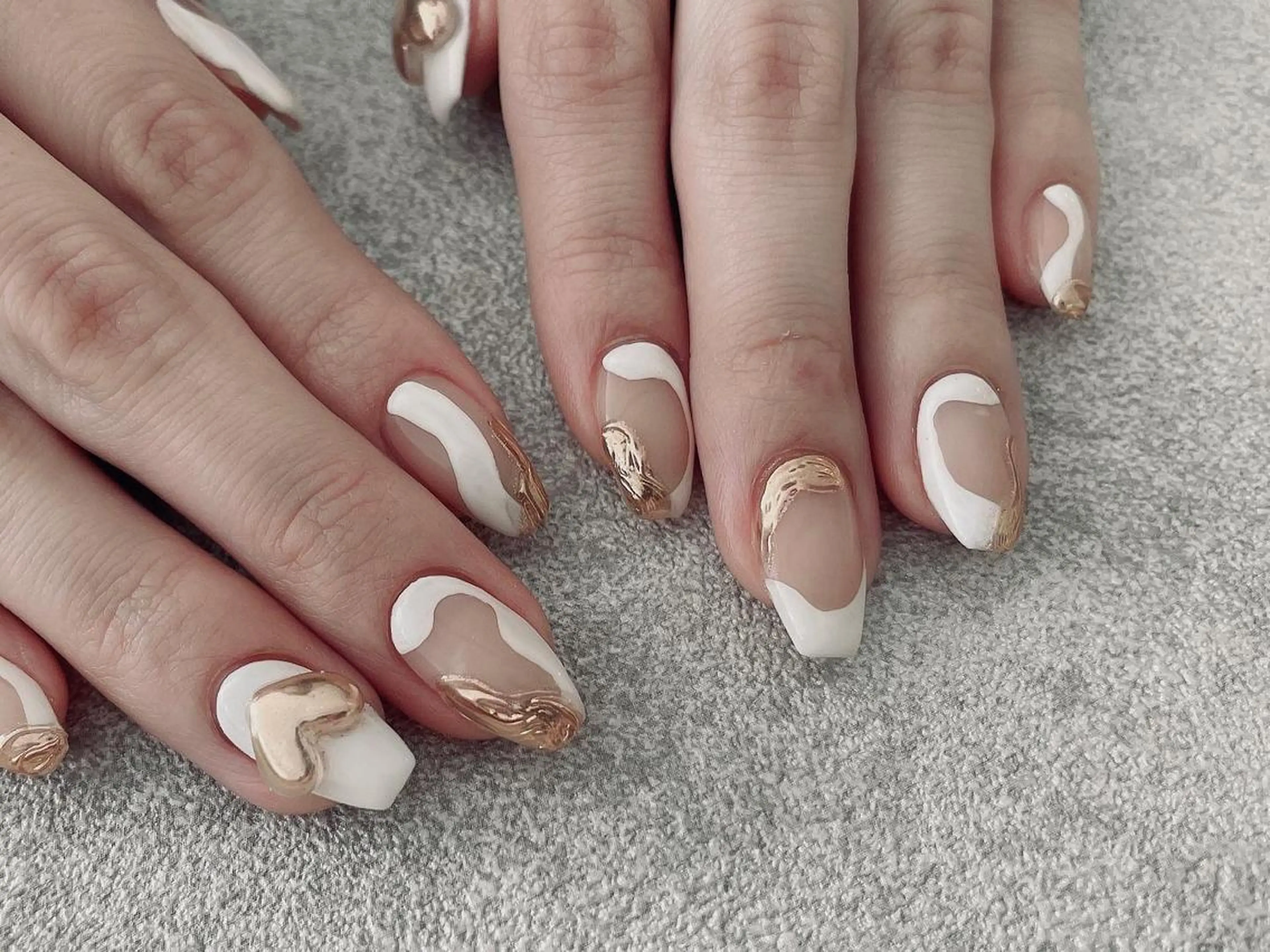 ネイル アートネイル ゴールド ミラーネイル 持ち込み ハンドネイル Platluce. ERIのネイルデザイン