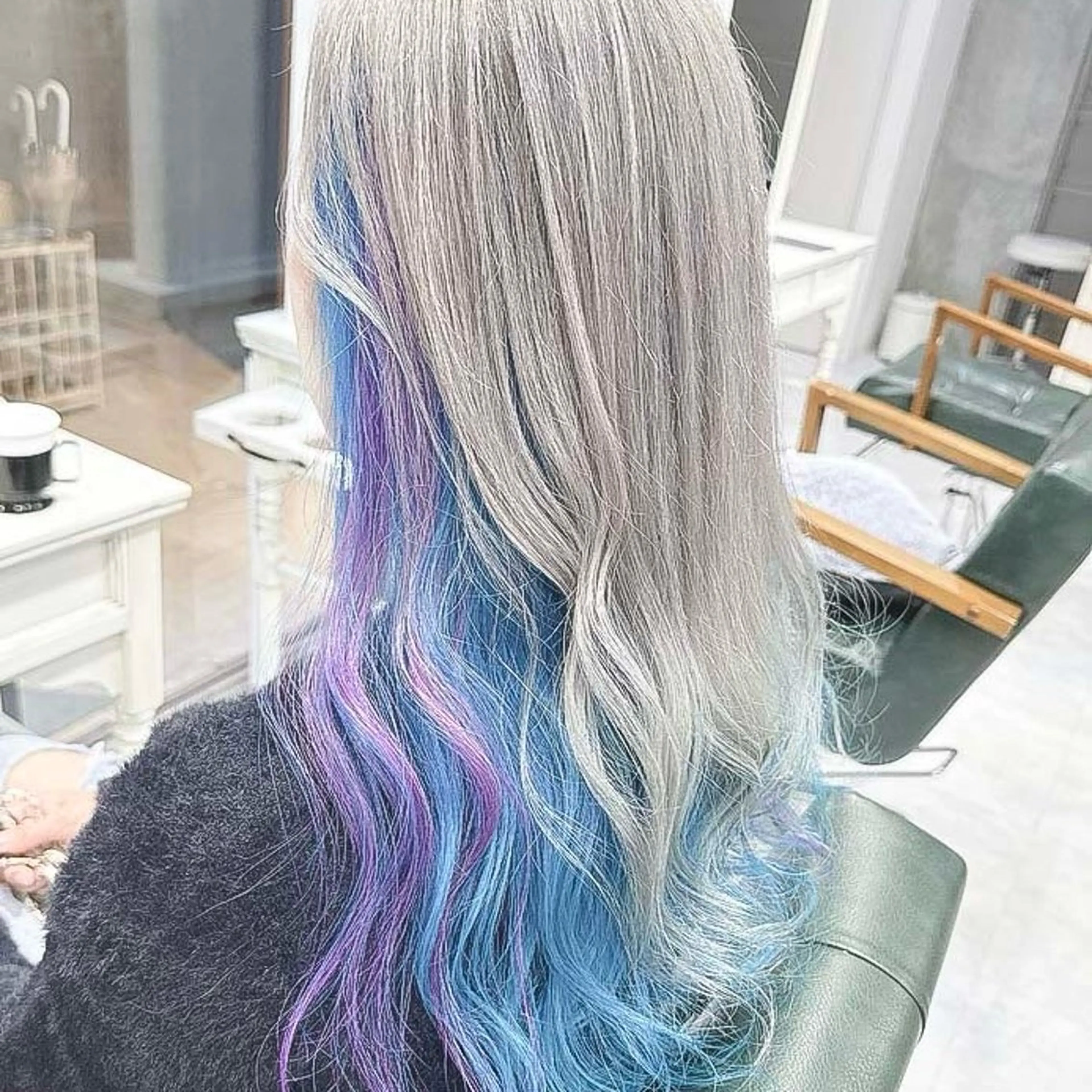 ロング カラー アクアカラー ブリーチ ブルーカラー デザインカラー ハイトーンカラー DAYS Men’sのヘアスタイル