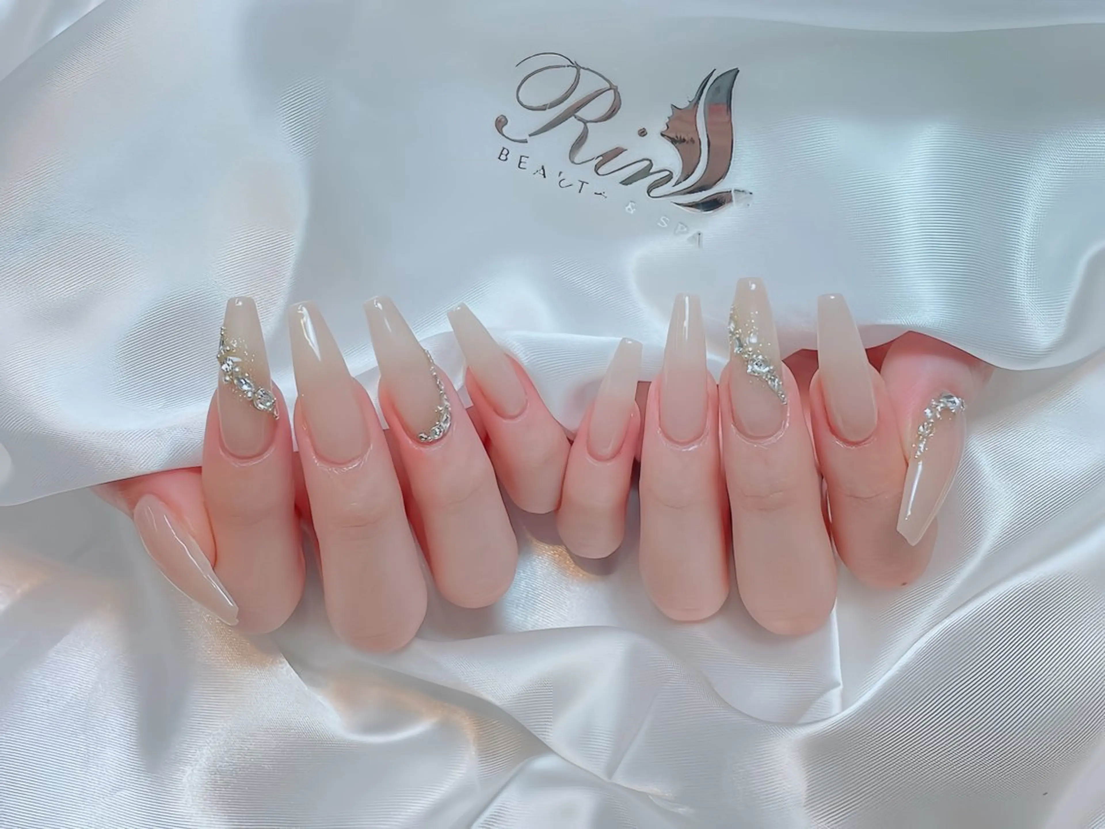 ネイル アートネイル ロングネイル スカルプネイル ネイルチップ ハンドネイル Rin Nail 新大久保店のネイルデザイン