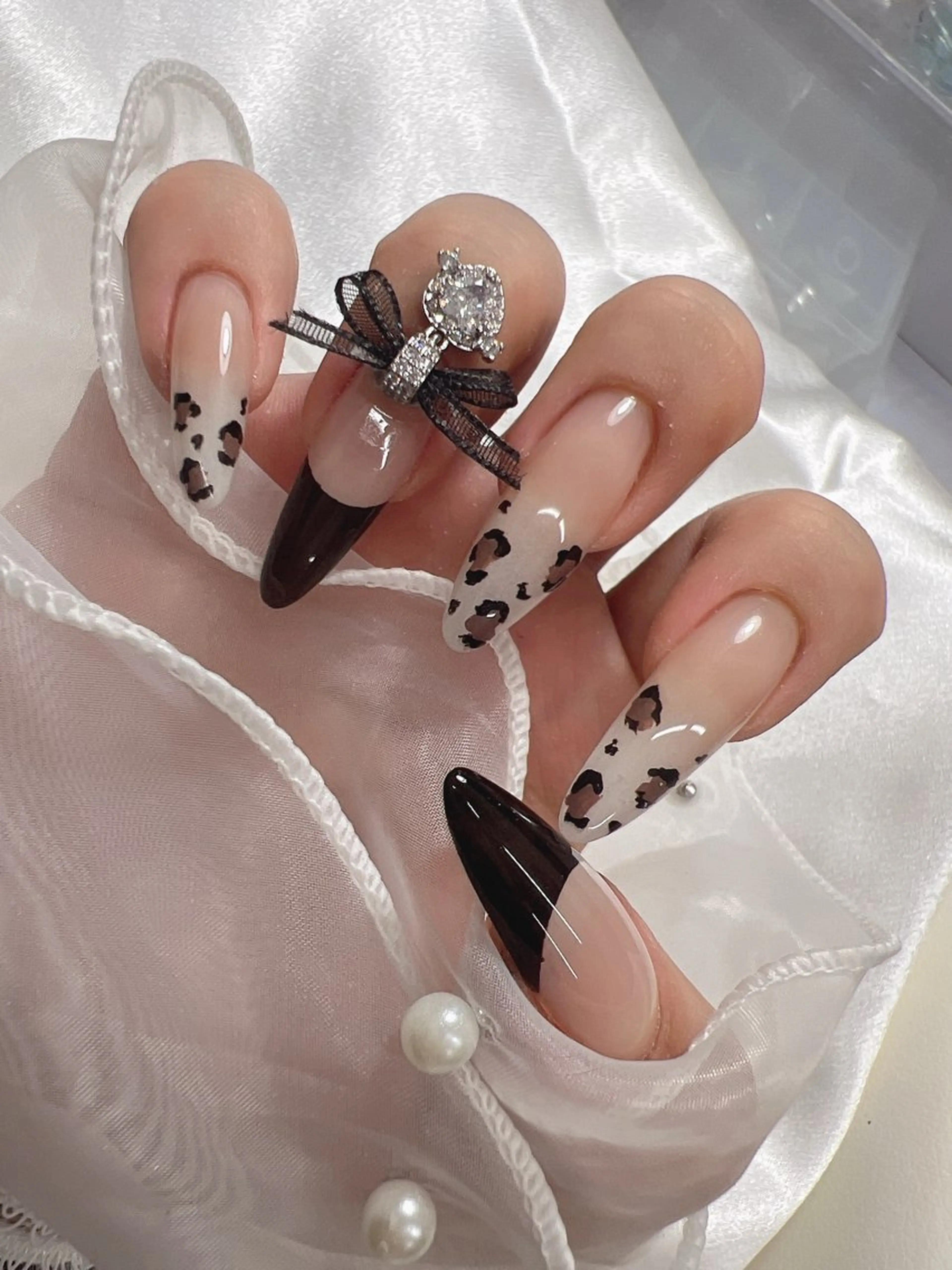 ネイル フレンチネイル ハンドネイル bijou nails所属・bijou nails 蓮のネイルデザイン