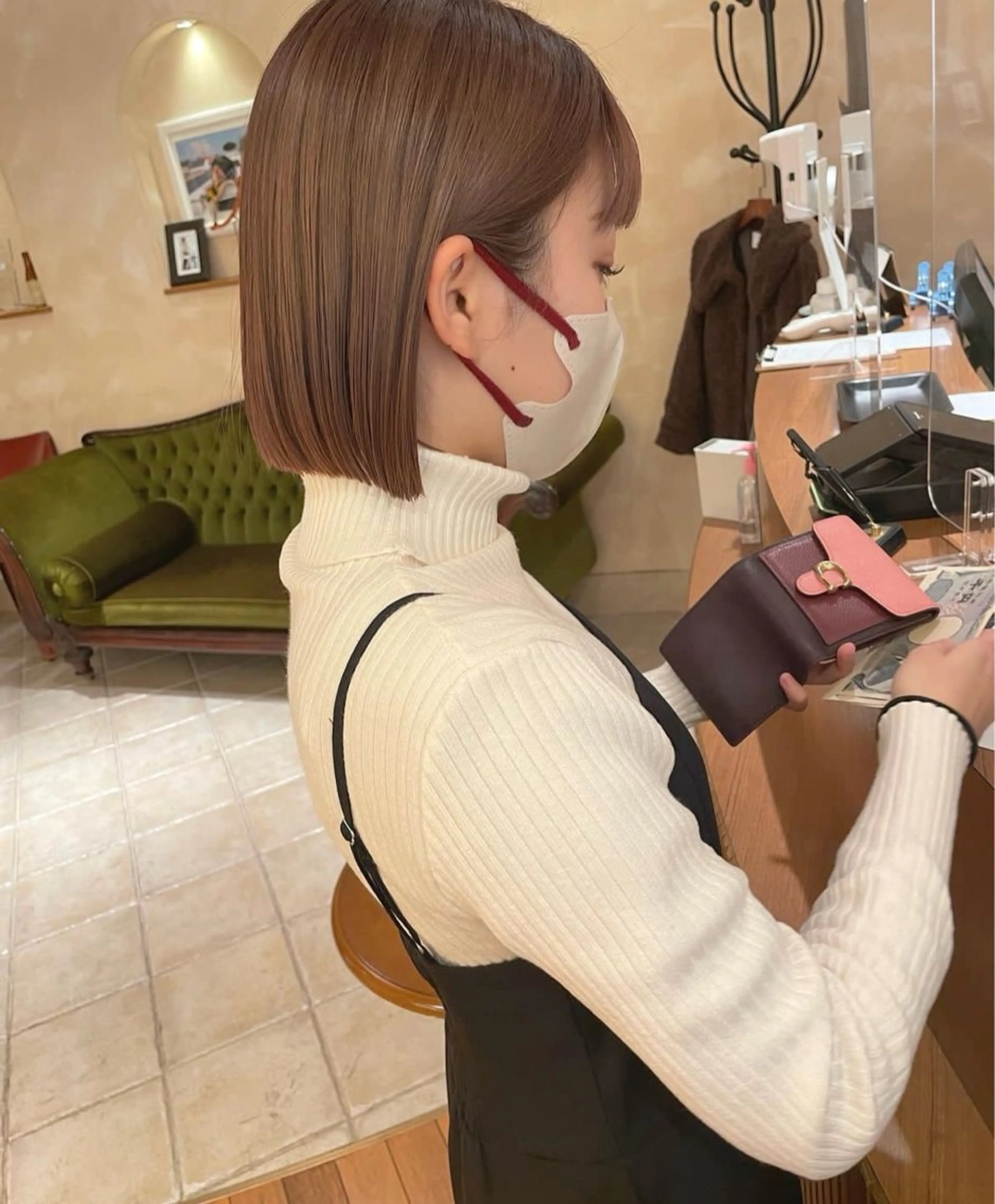 ショート カラー ボブ 青山 莉奈のヘアスタイル