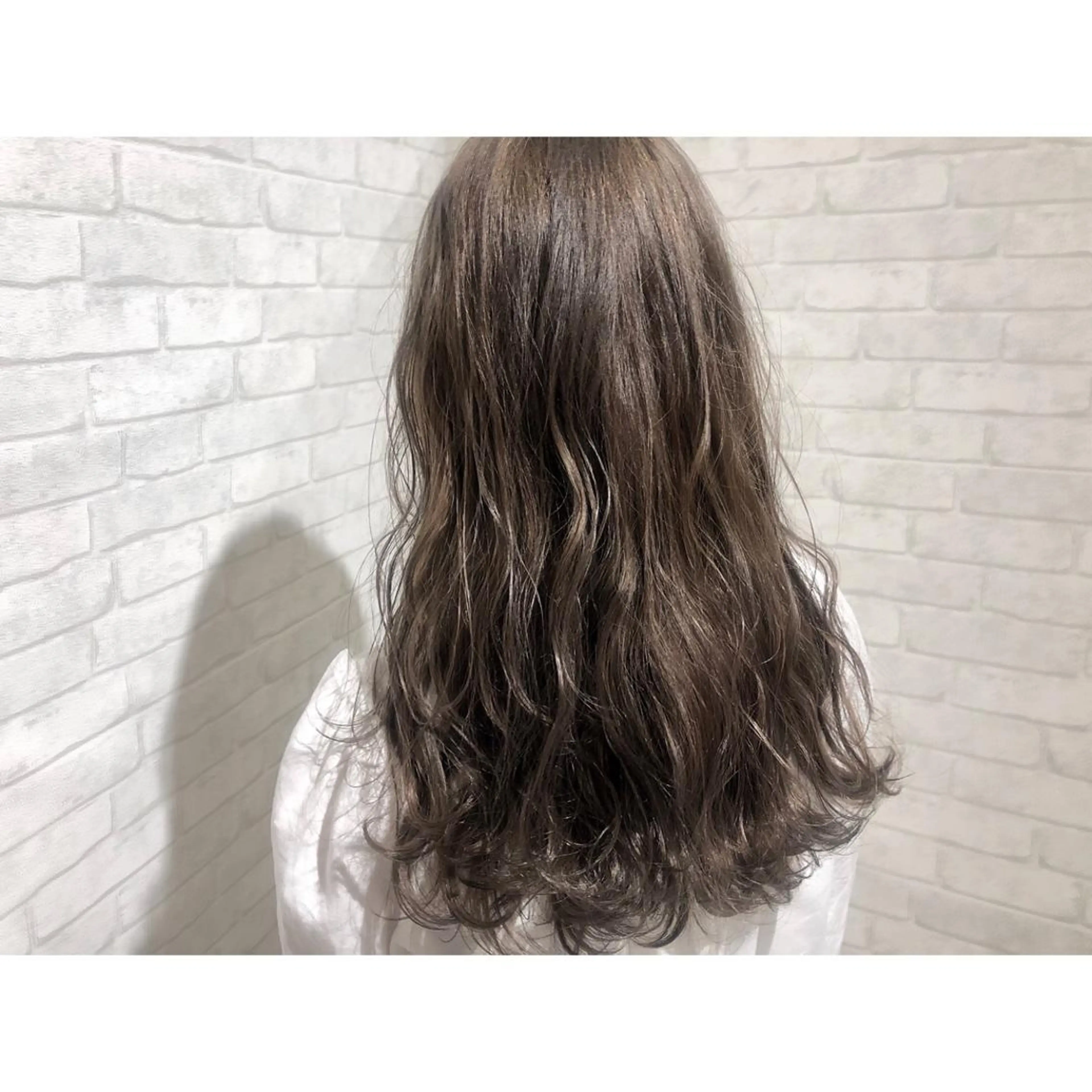 ロング カラー パーマ ヘアアレンジ 渡邊 桃香のヘアスタイル