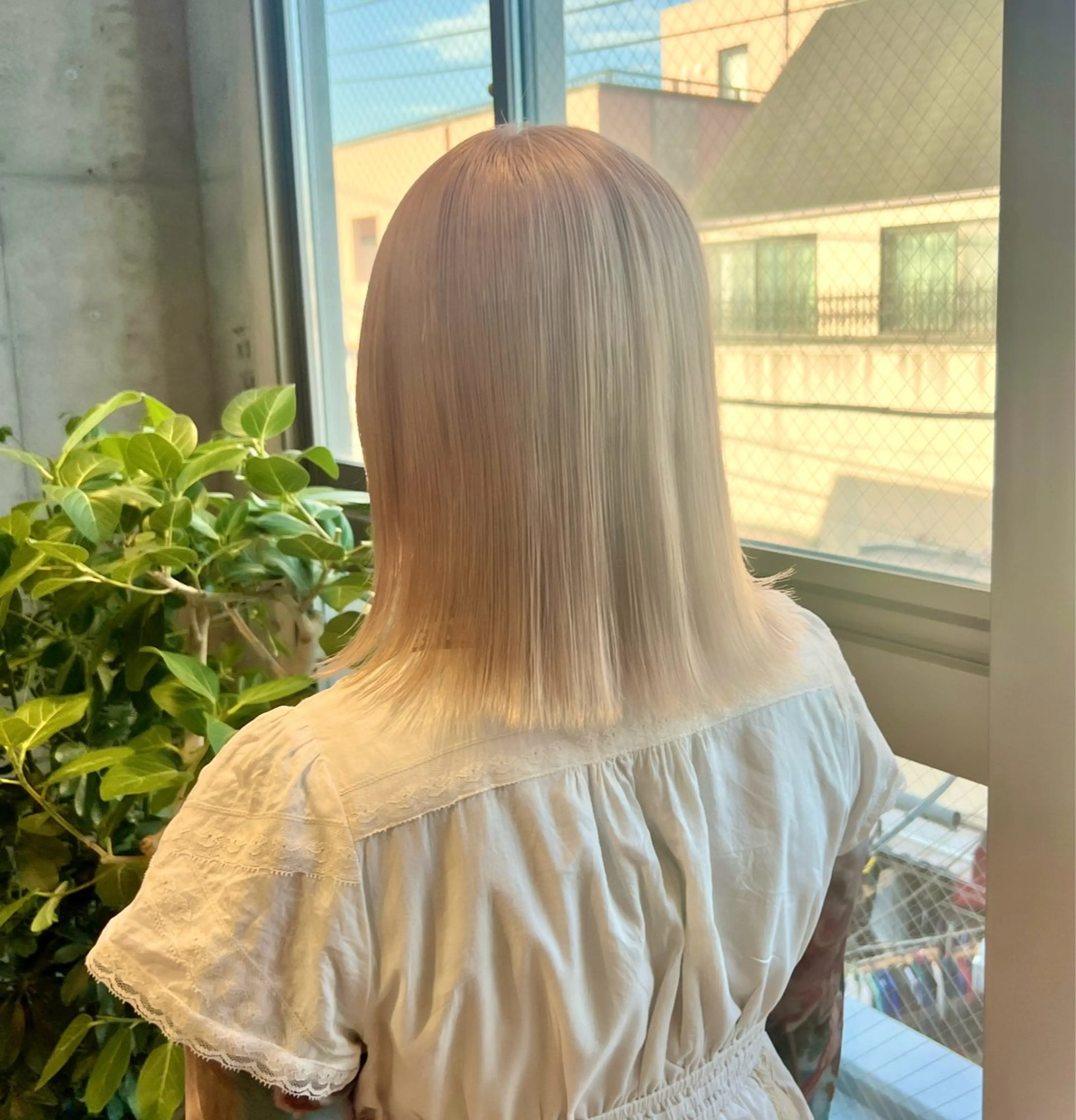 カラー ベージュカラー ハイトーンカラー ハイトーンベージュ カット ヘアカラー トリートメント 透明感/血色カラー/ 似合せレイヤー/ゆいのヘアスタイル