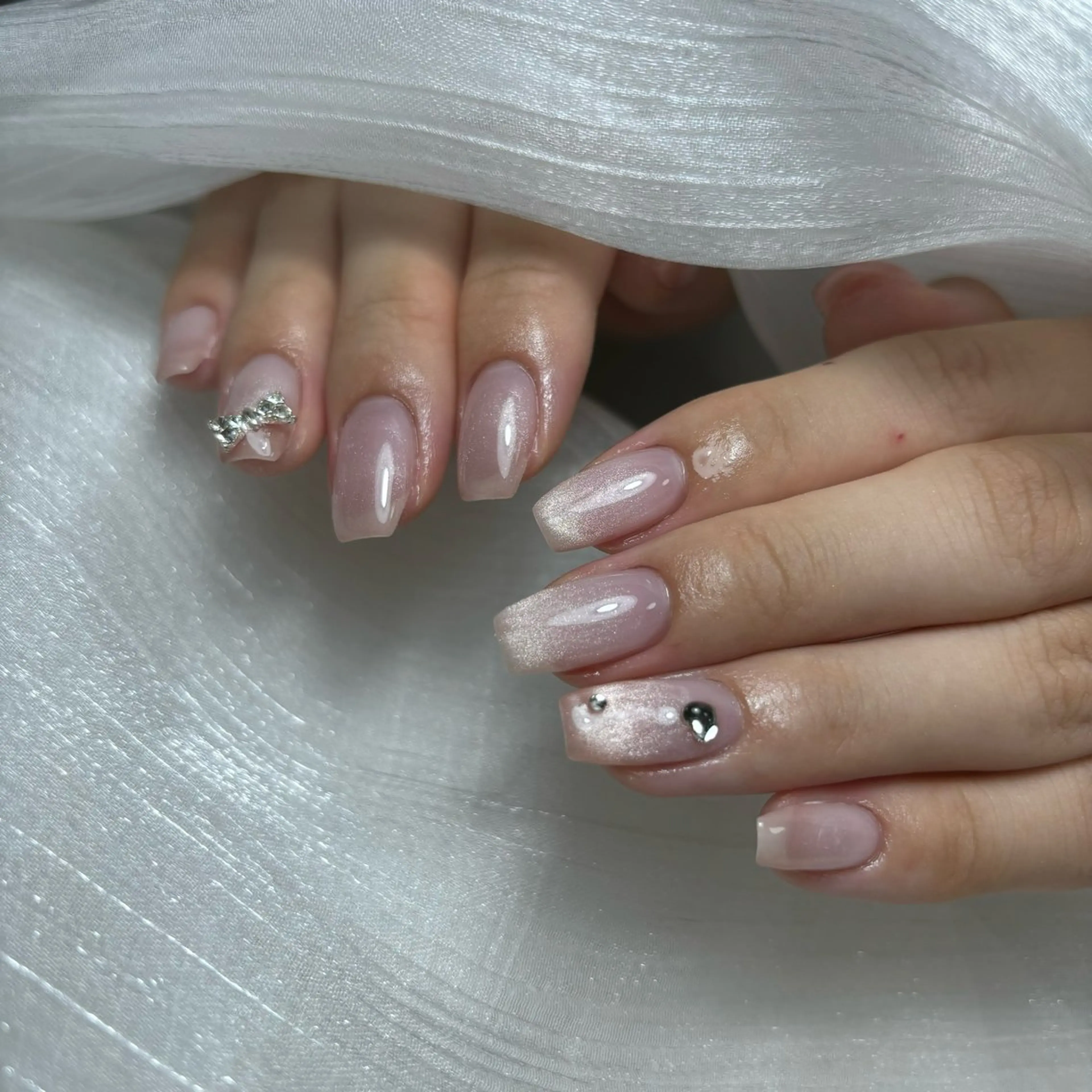 ネイル ストーンネイル LUNA nailsalon2のネイルデザイン