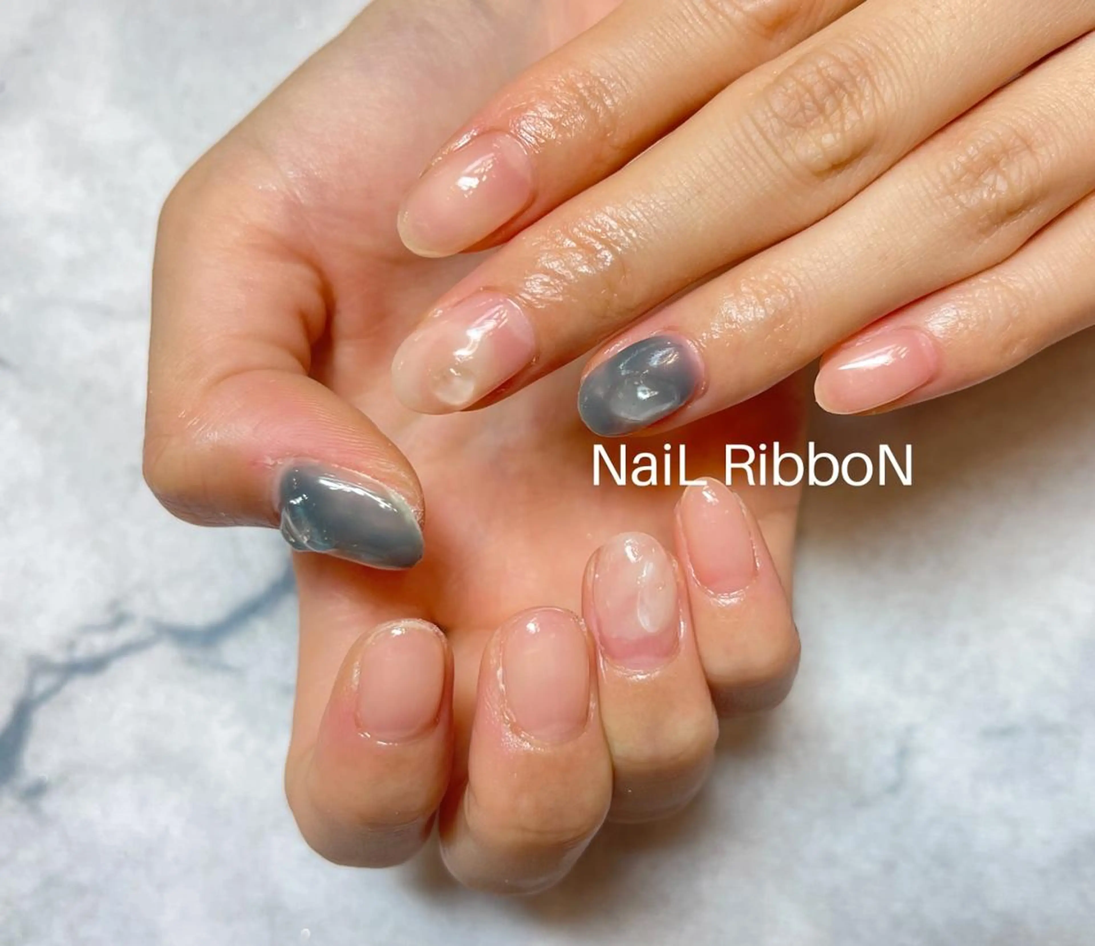 ネイル ネイルリボン 受付スタッフのネイルデザイン