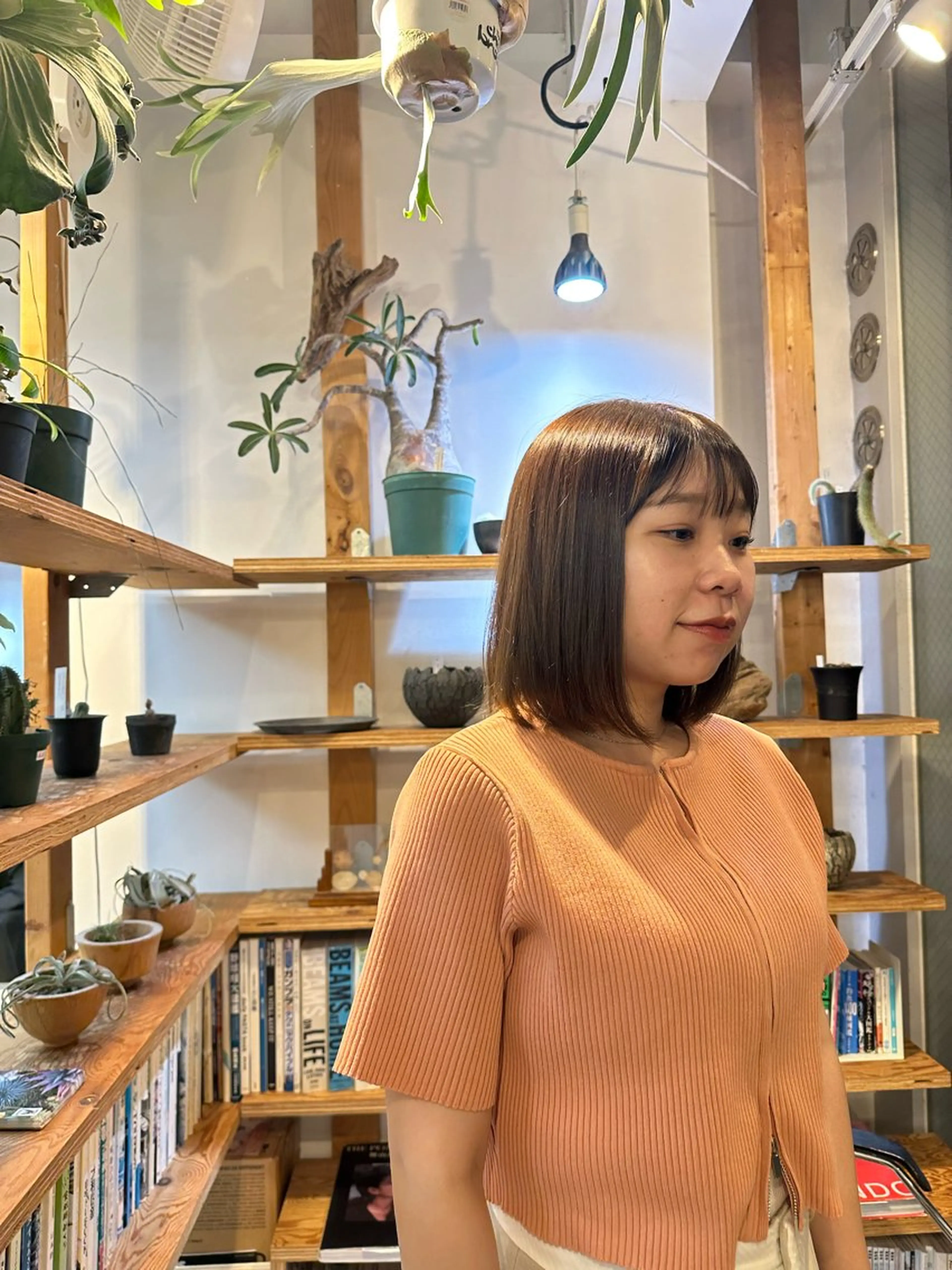 ミディアム カラー ベージュカラー コミヤ ミズホのヘアスタイル