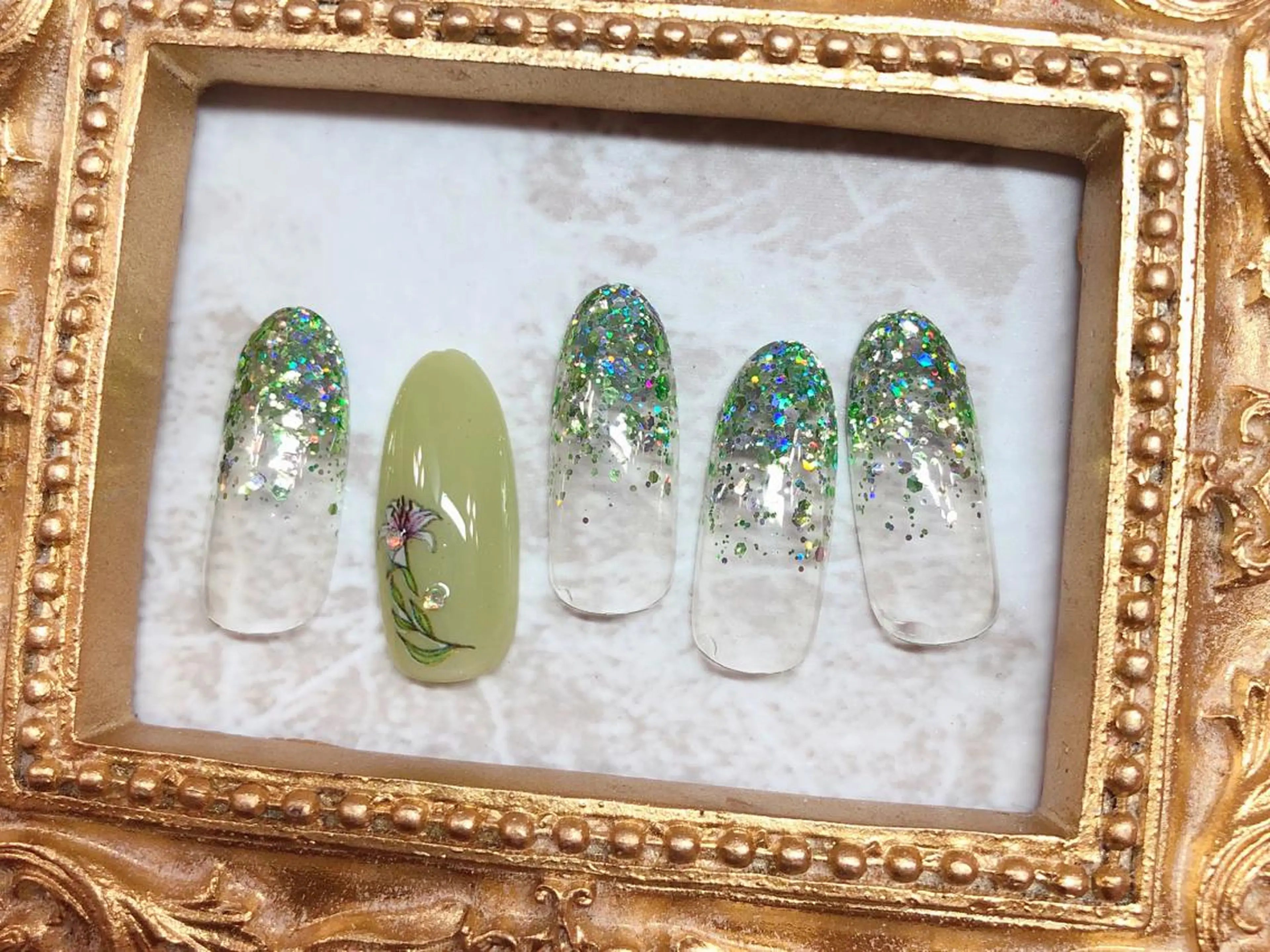 ネイル ハンドネイル マジックミラー所属・マジック ミラーのネイルデザイン