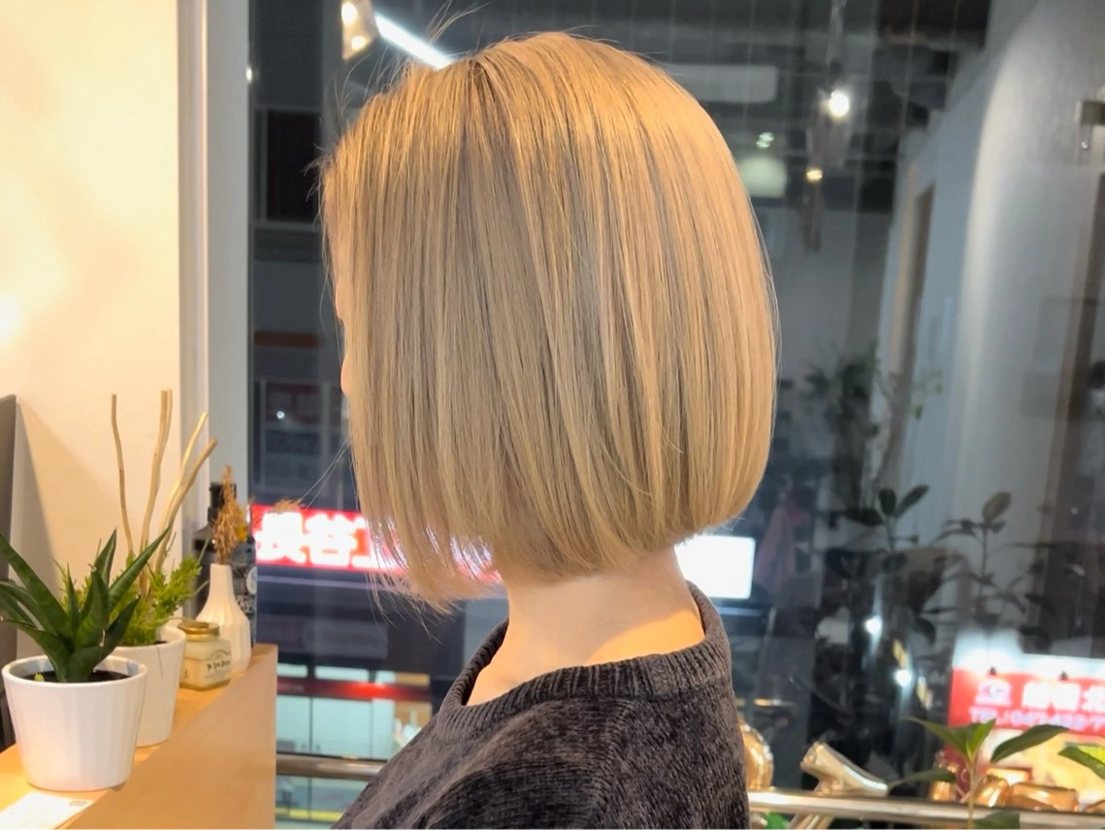 ミディアム カラー カット ヘアカラー トリートメント ボブ/韓国ボブ/ブリ ーチ/鈴木康平のヘアスタイル