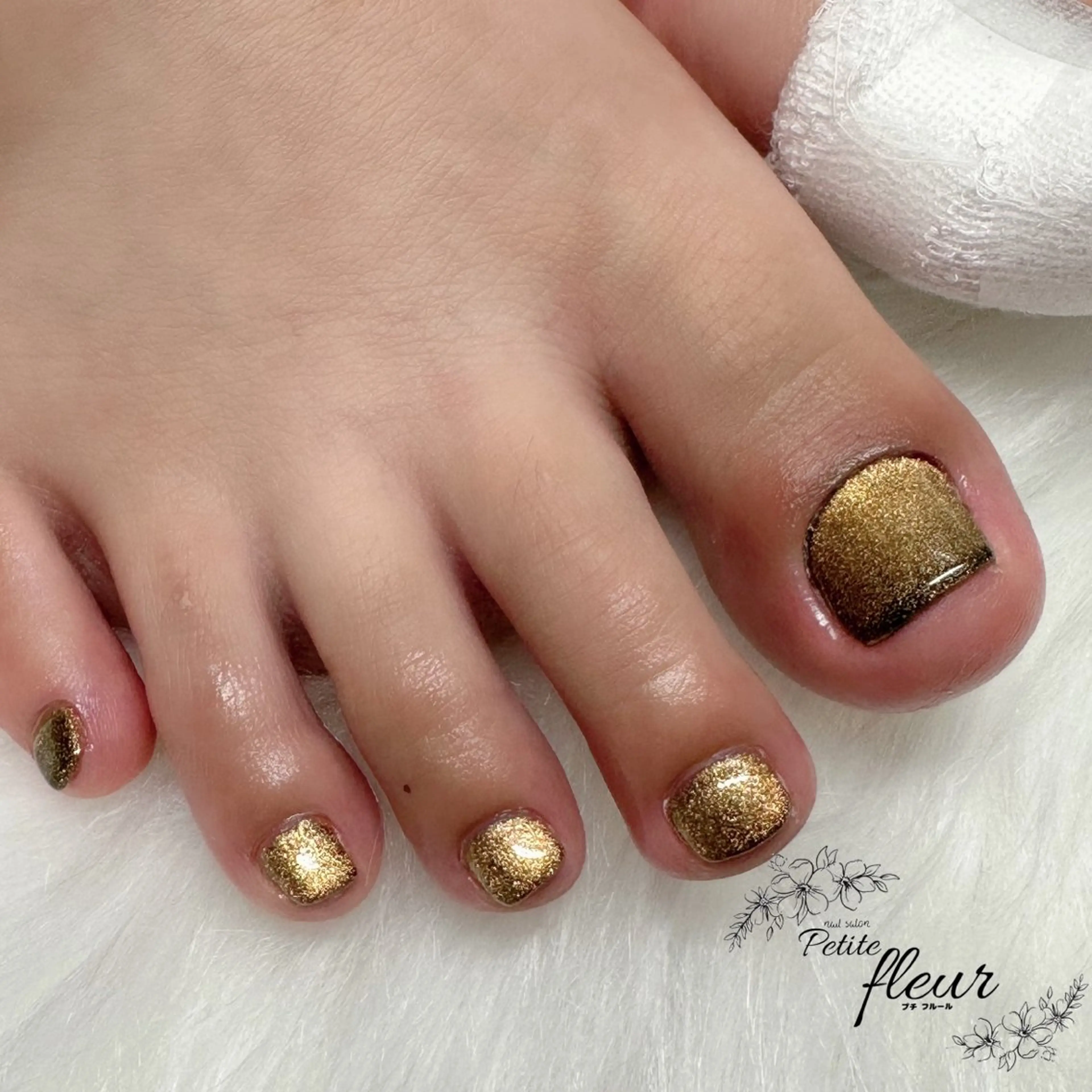 ネイル マグネットネイル マグネットワンカラー ワンカラーネイル フットネイル ❁⃘*。Petite fleur❁⃘*りさのネイルデザイン