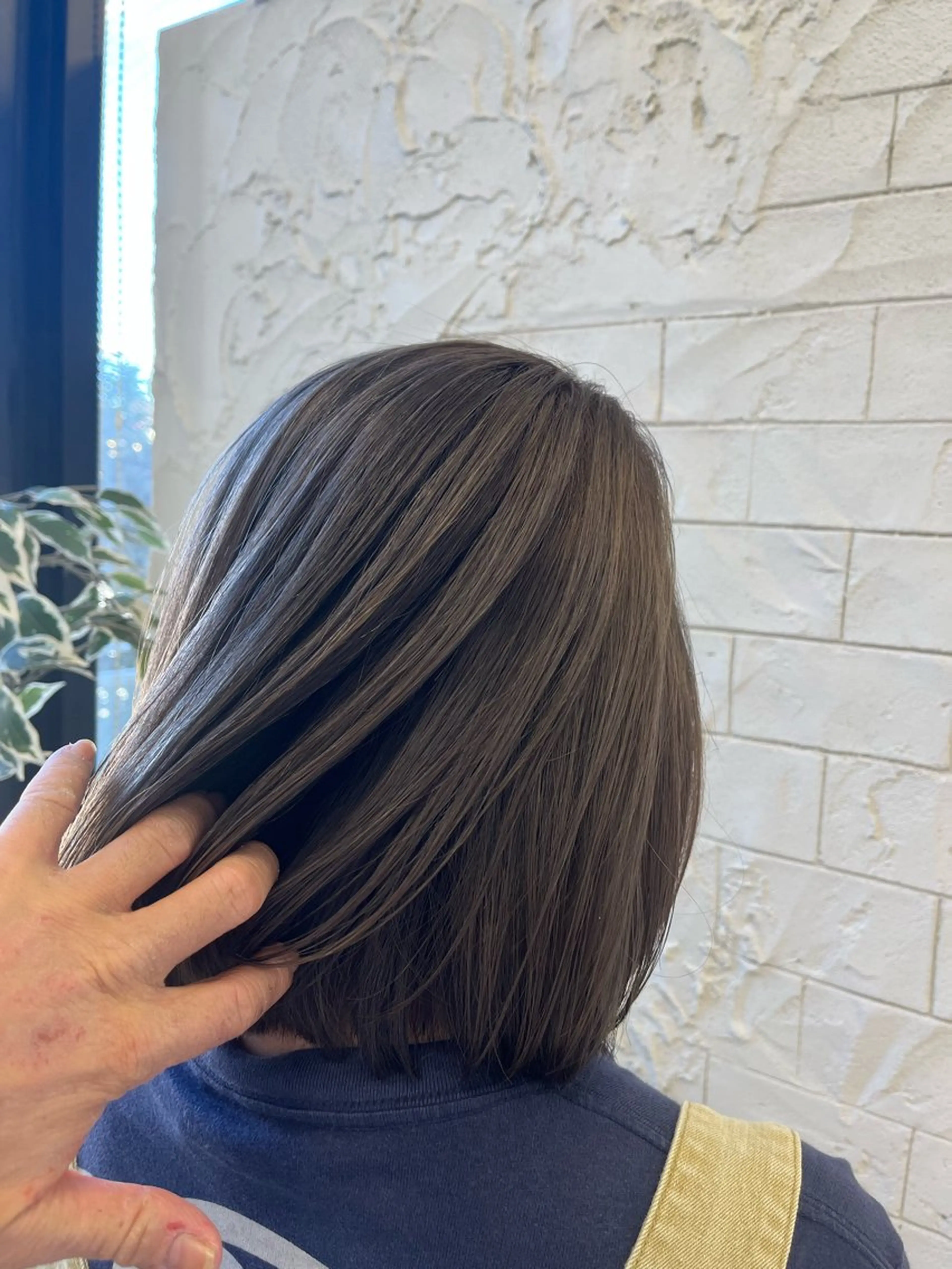 ショート カラー ブリーチ グレージュ archange 大井川のヘアスタイル