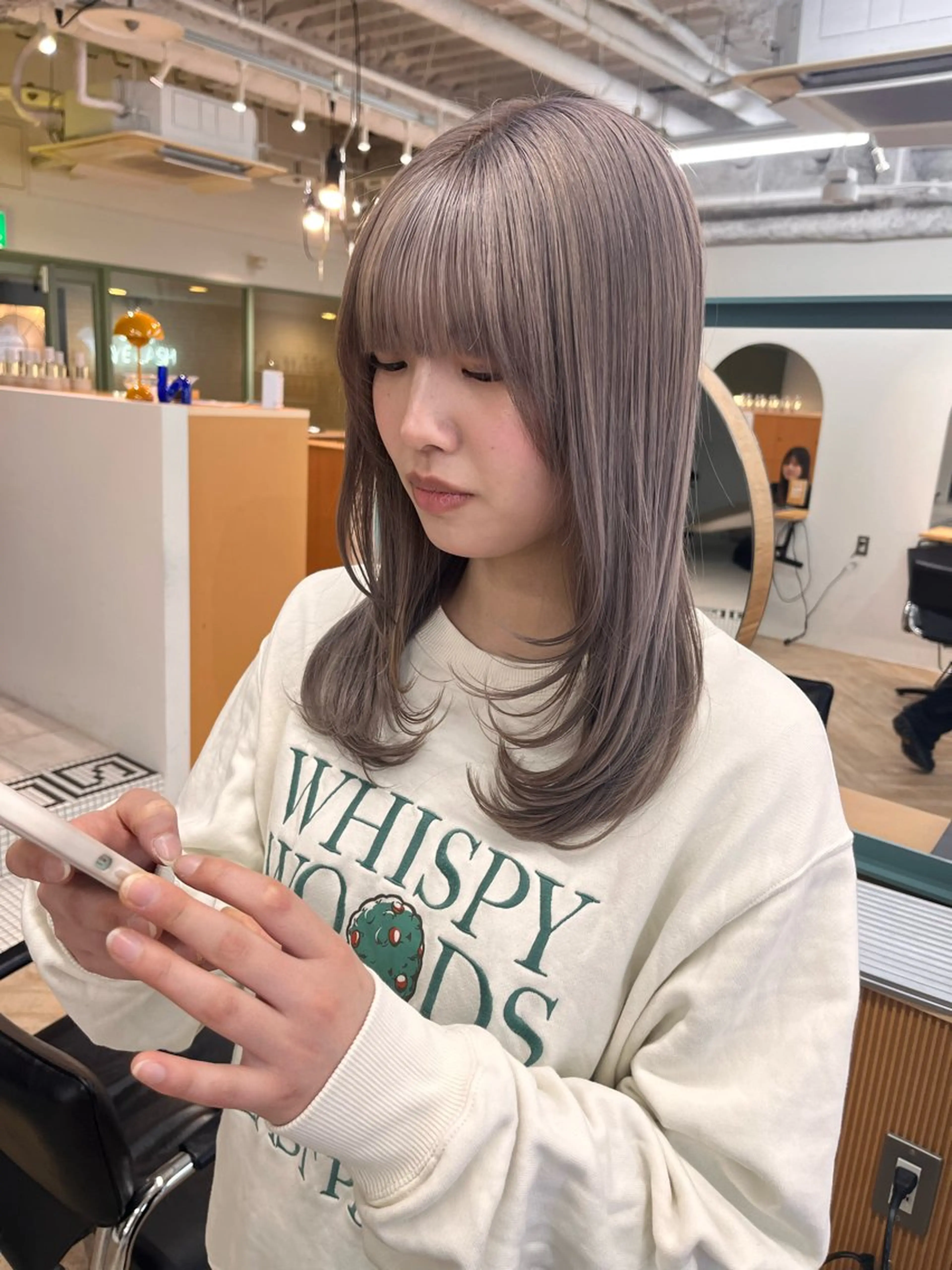 セミロング カラー グレージュ レイヤーカット カット ヘアカラー トリートメント パーマ/縮毛矯正 /韓国風/佐藤里咲のヘアスタイル