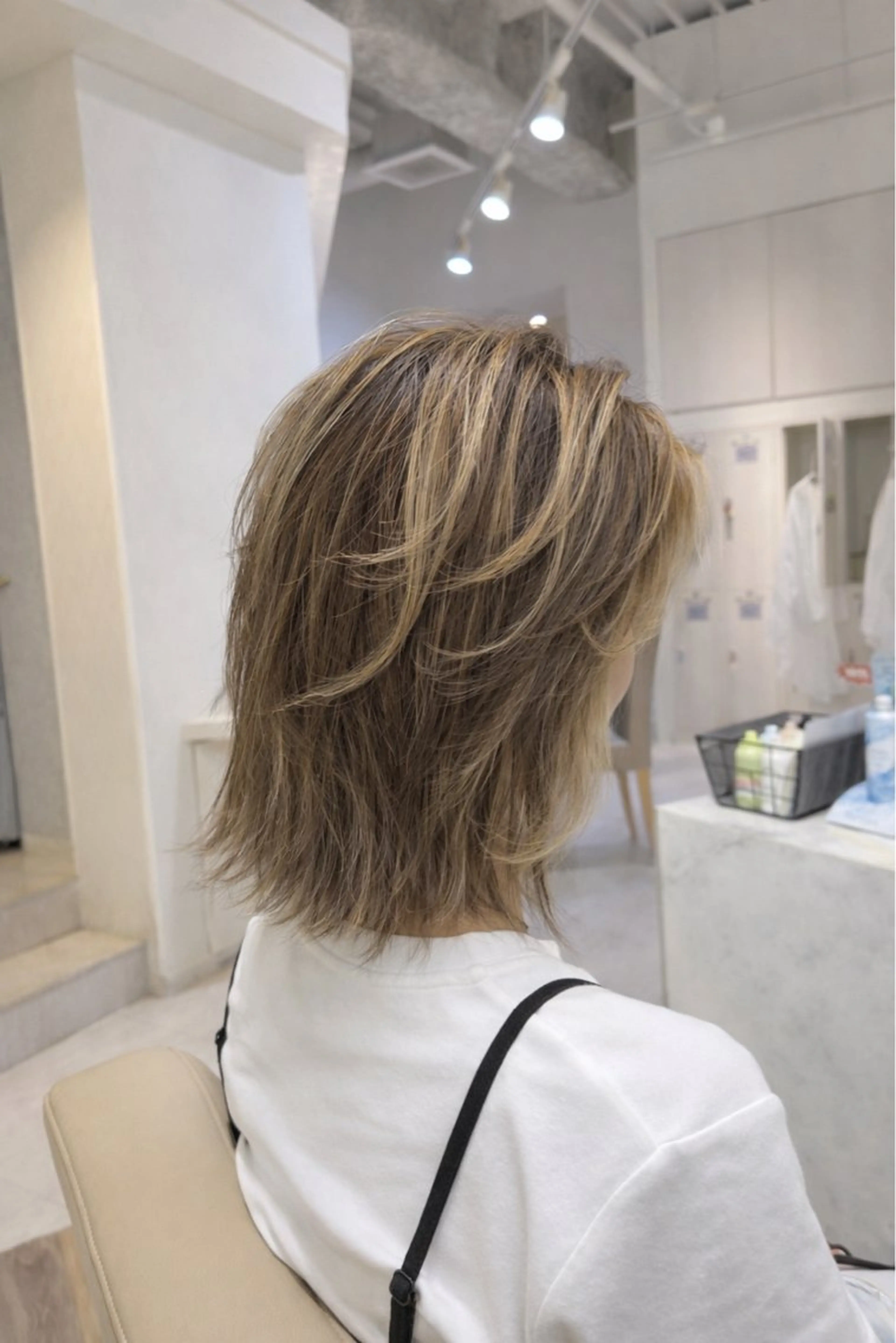 ミディアム カラー 透明感カラー ハイライトカラー 外国人風カラー ハイライト 韓国風ヘア カット ヘアカラー 野田阪神/レイヤー ハイライト/yuuのヘアスタイル