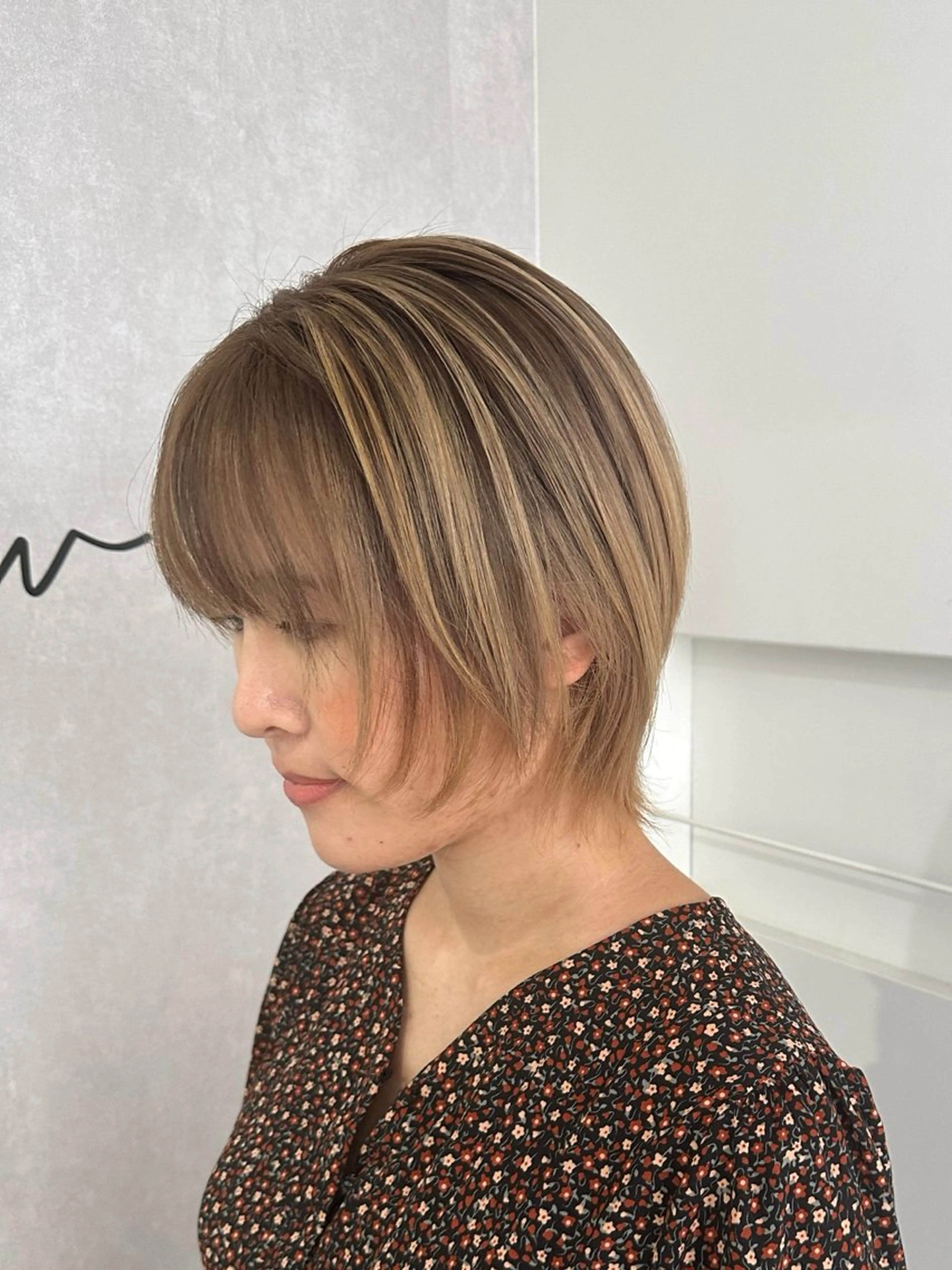 ショート カラー ベージュカラー ショートヘア ウルフカット hair salon suiw所属・ハイトーンショート 特化吉田義隆のヘアスタイル