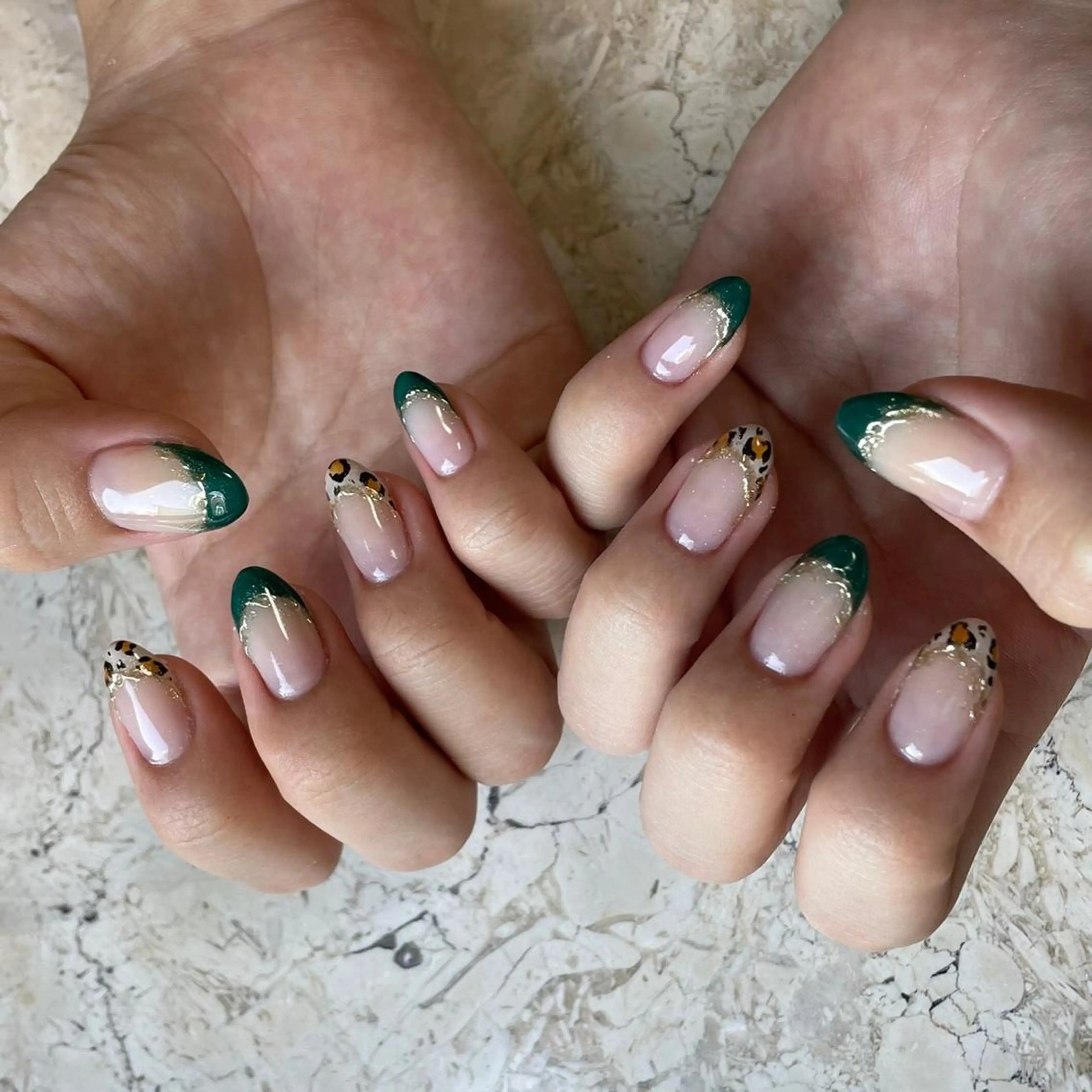 ネイル アニマル柄 アートネイル オーロラネイル ボルドー フラワーネイル ハンドネイル フットネイル nail salon mieux(ミュー)のネイルデザイン