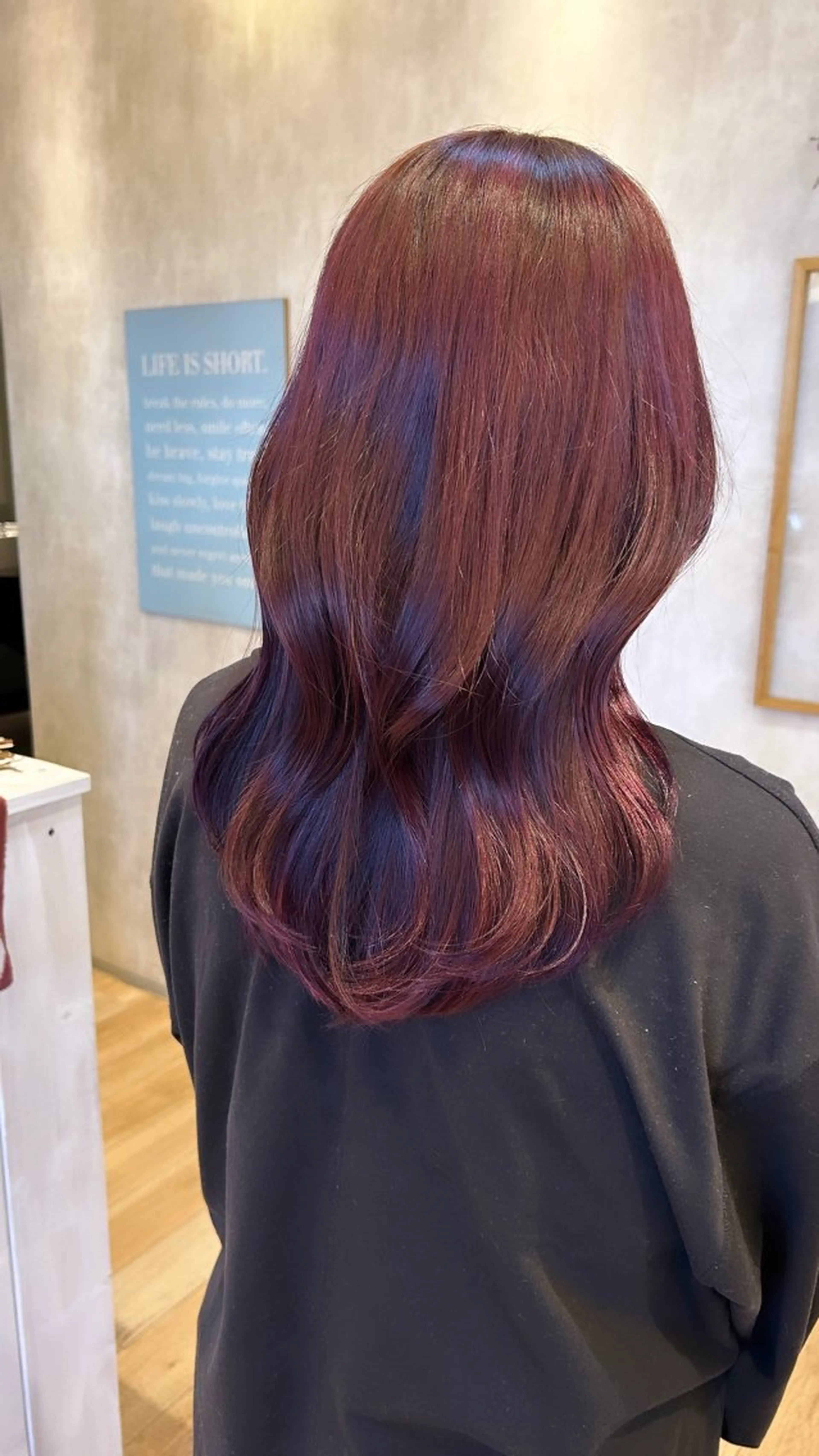 セミロング カラー レッドカラー ヘアカラー 田中 紫苑のヘアスタイル