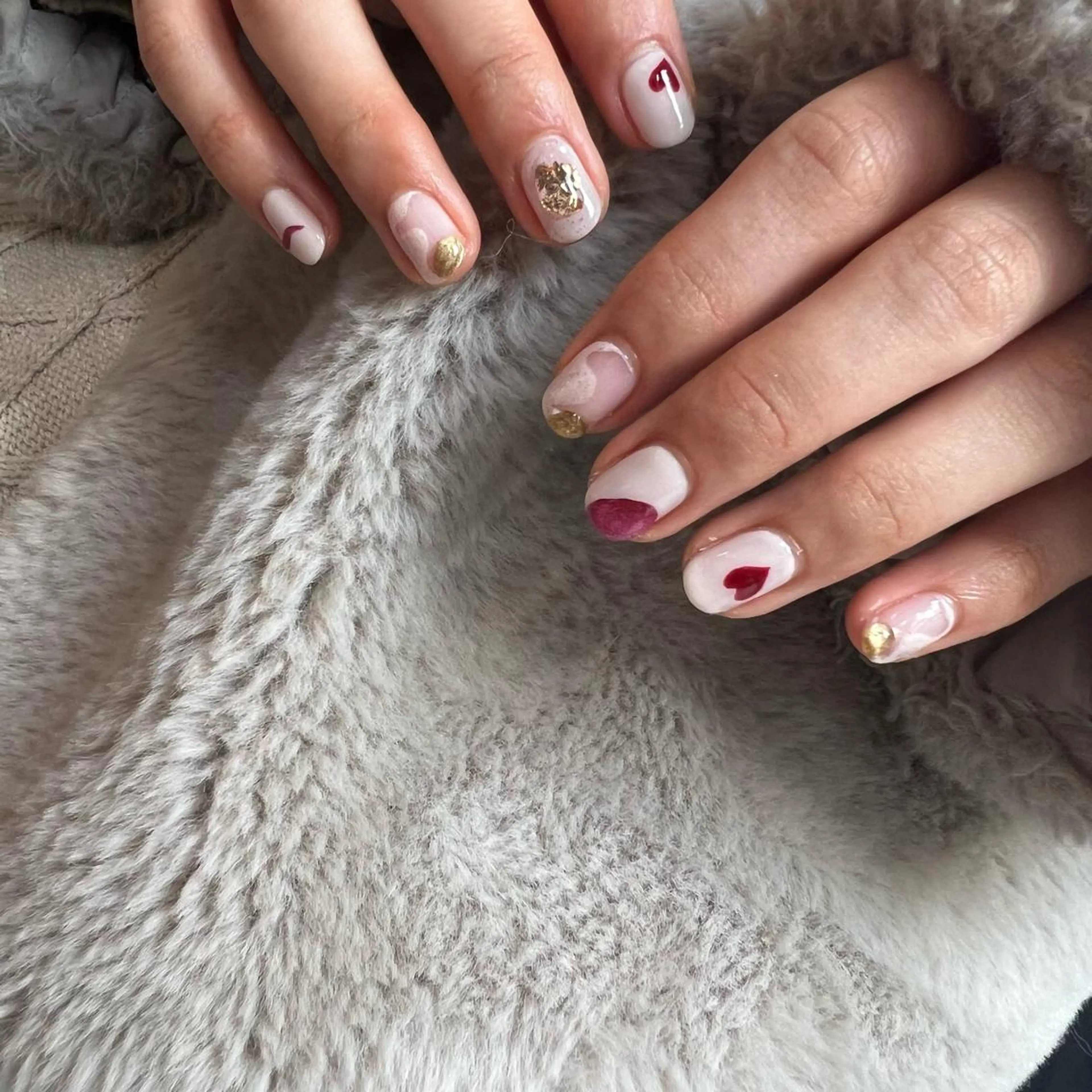 ネイル ゴールド ハート ニュアンスネイル ハンドネイル sode shioriのネイルデザイン