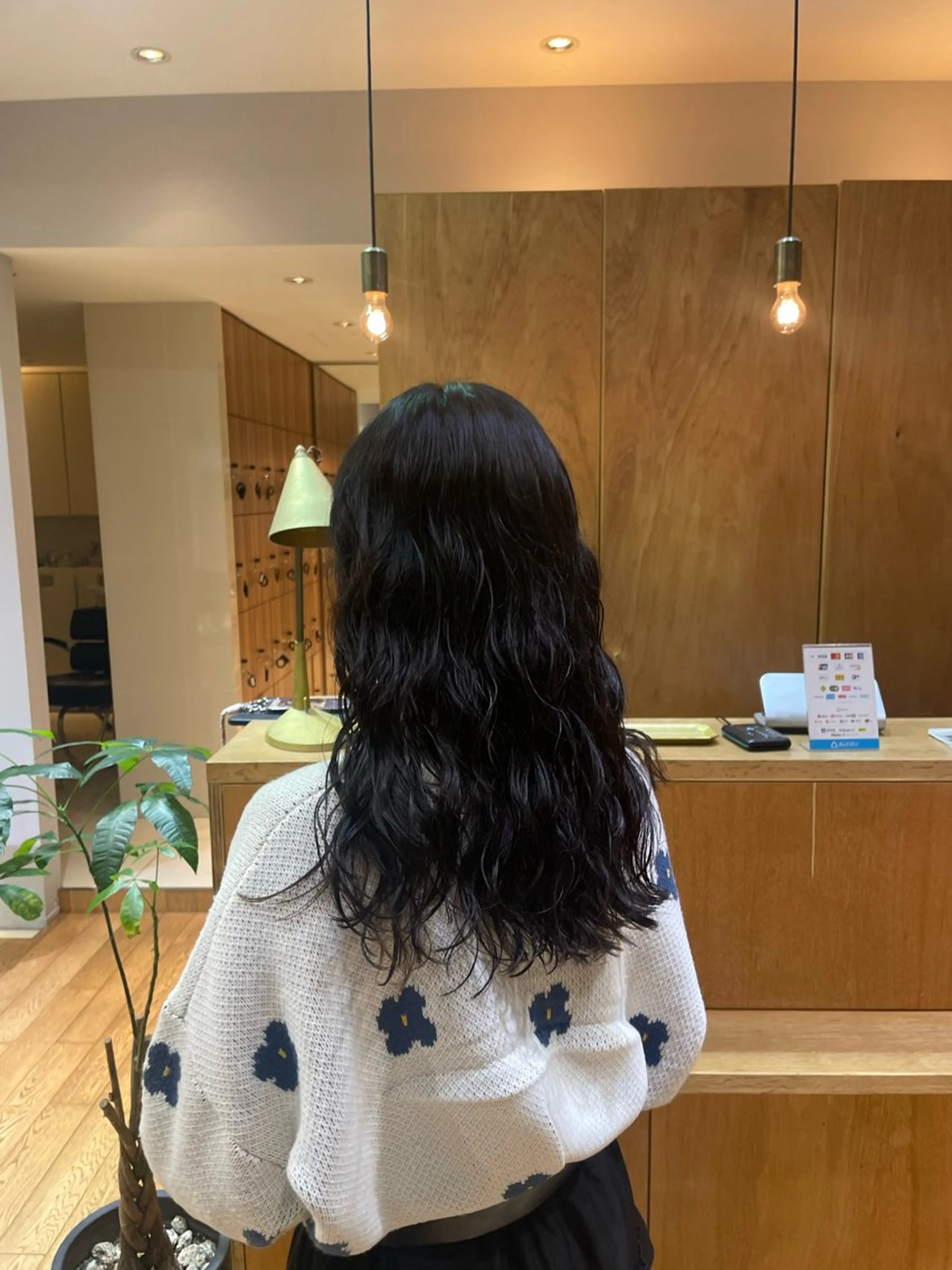 ロング パーマ パーマ chihiro / ミディアムヘアのヘアスタイル