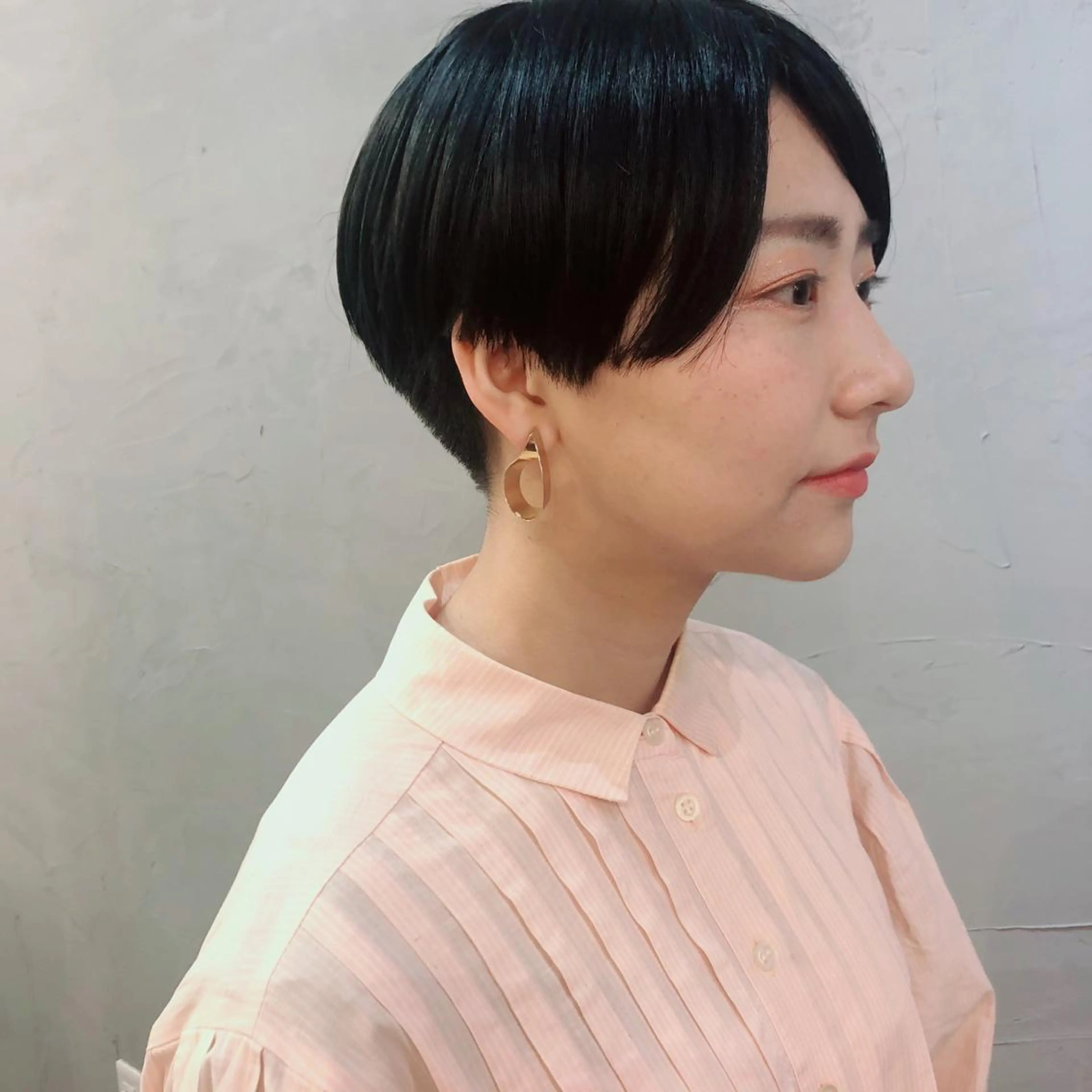 ショート 長井 美佳のヘアスタイル