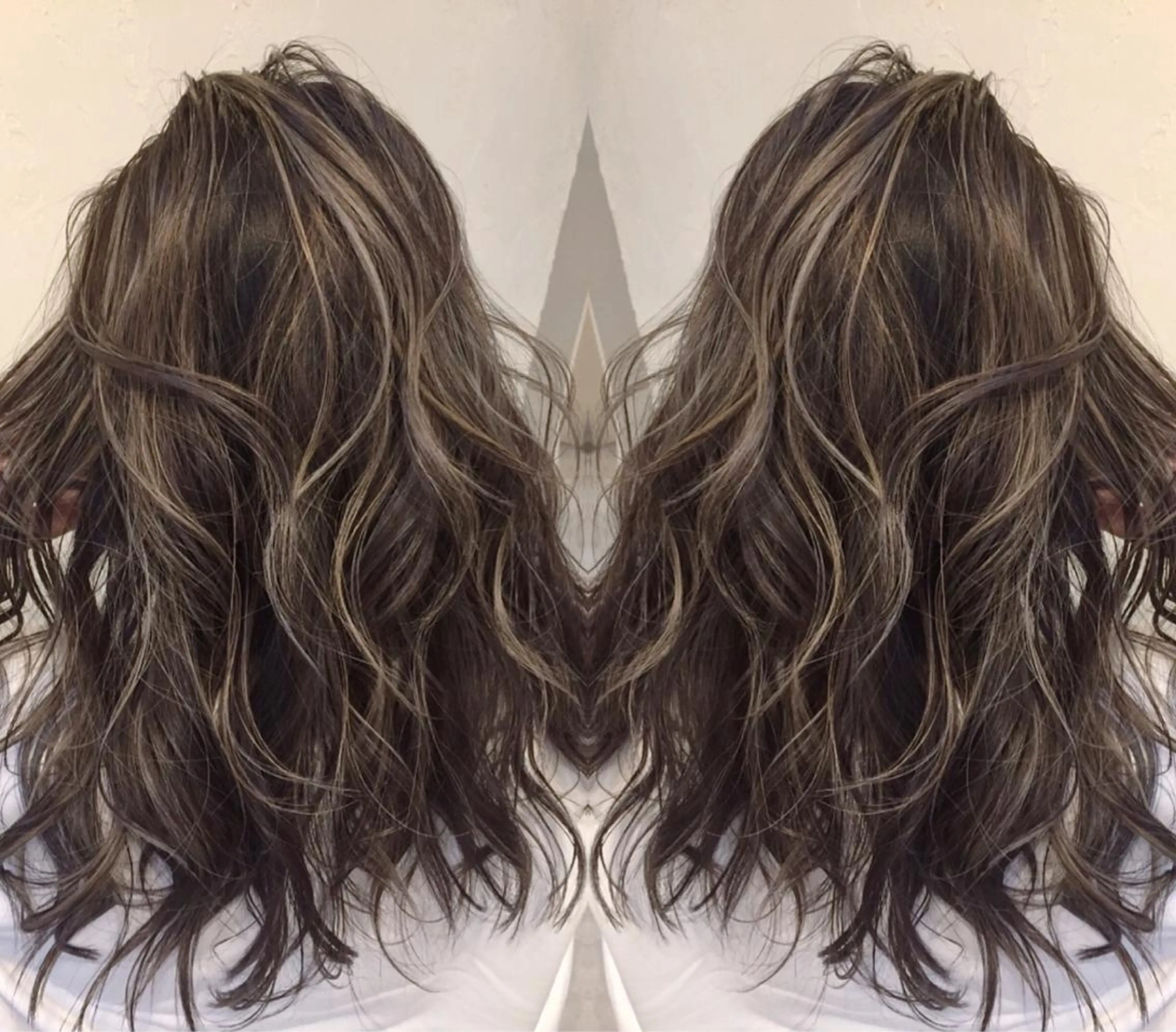 セミロング カラー カット ヘアカラー 韓国レイヤー外国人風 透明感カラー髪質改善のヘアスタイル