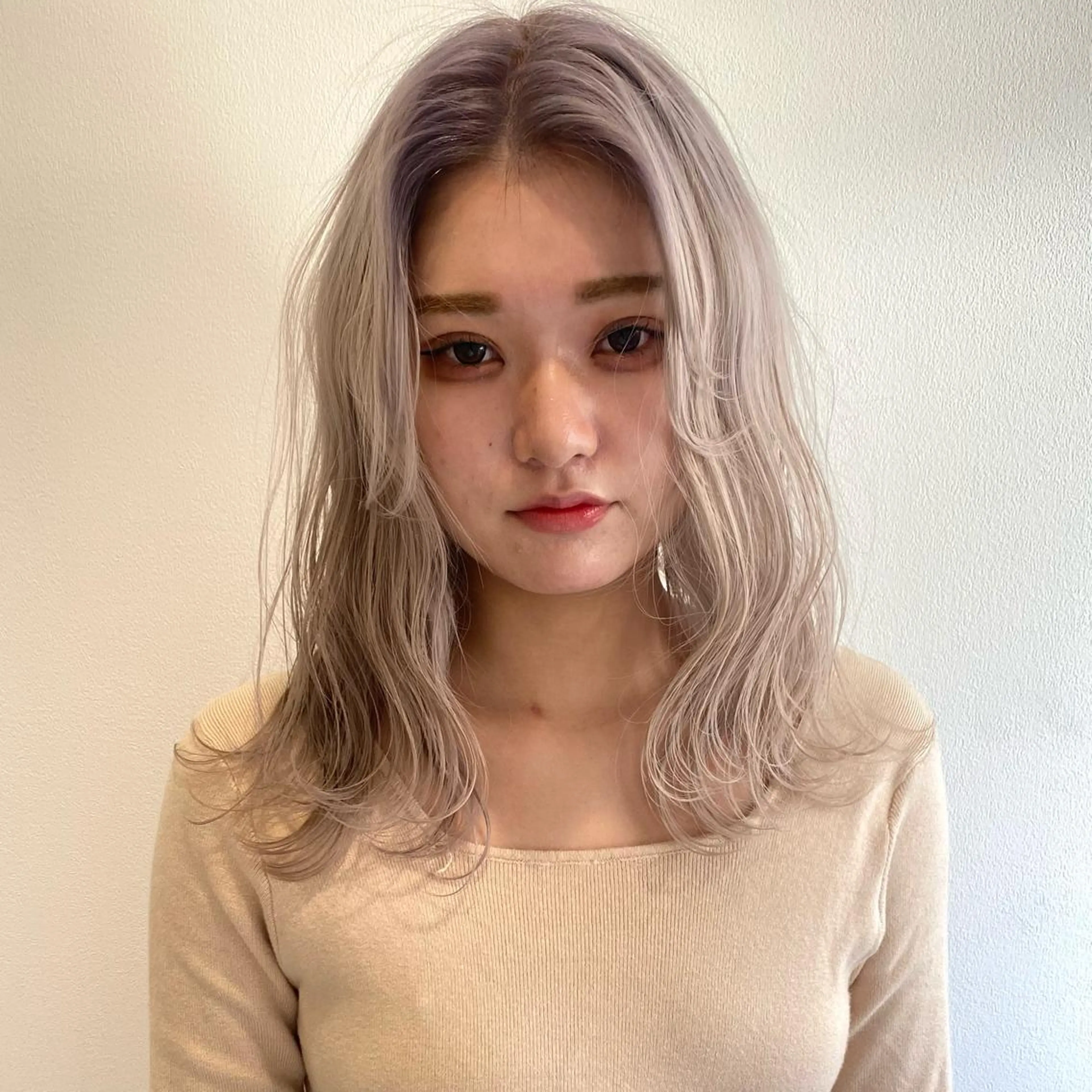 カラー ベージュカラー ブリーチ ブロンド ダブルカラー グラデーションカラー RAIMA ハイトーン/ベージュのヘアスタイル