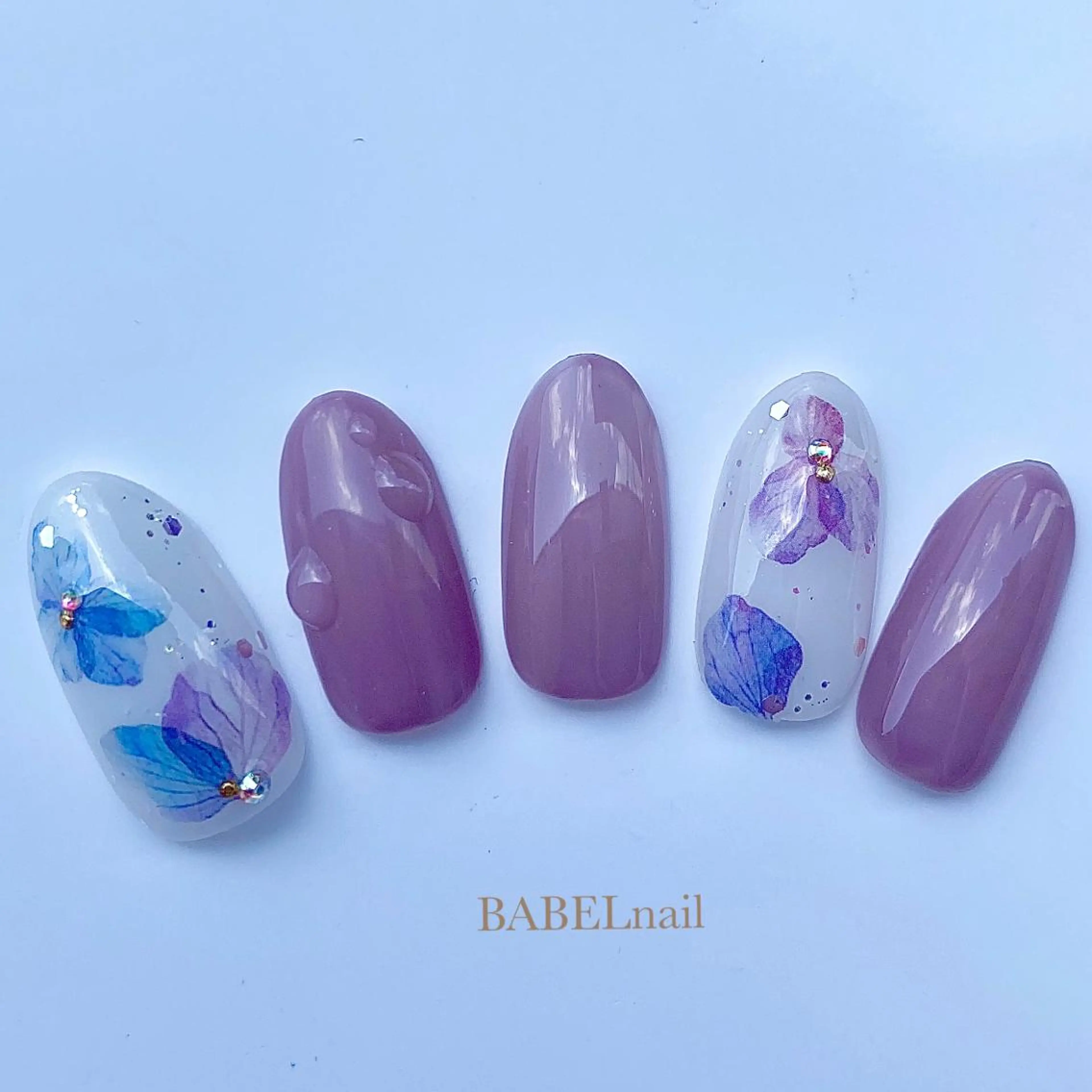 【オフ有/HAND】シンプルデザイン☺️ワンポイントアート付き🌸の写真