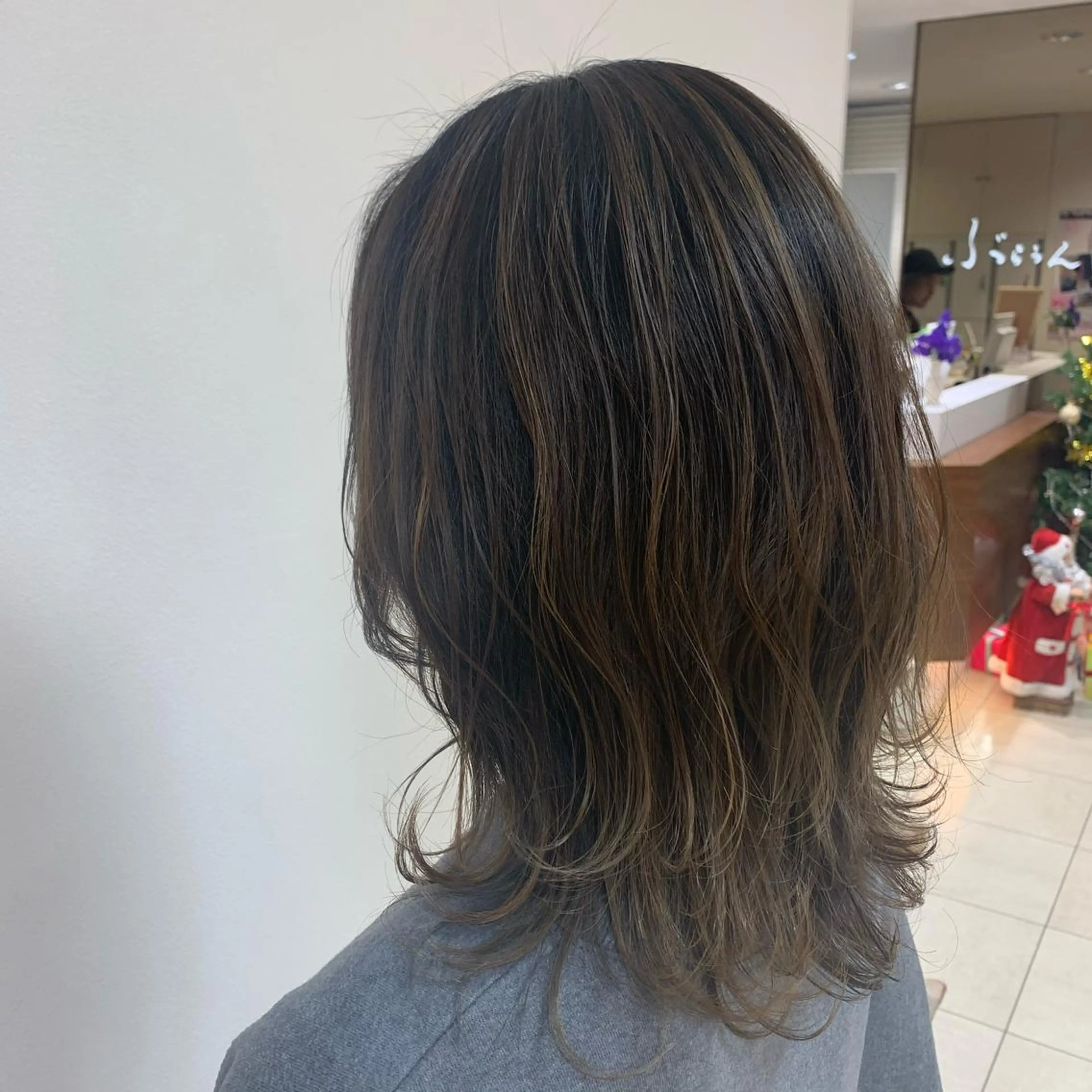 ミディアム カラー ヘアアレンジ ヘアカラー トリートメント 【Sweep】おじま のぞみのヘアスタイル